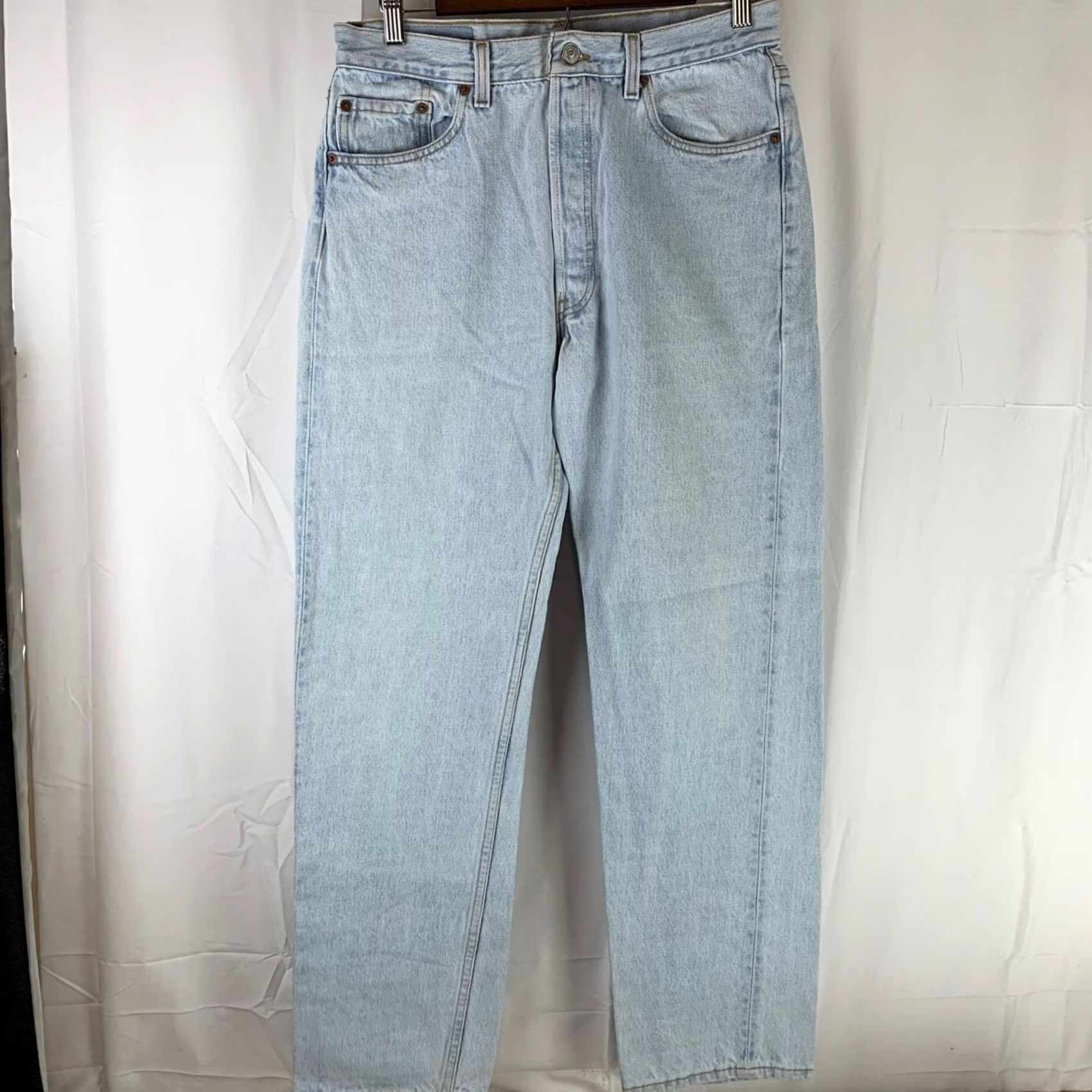 Levi's VINTAGE Levi's 501 Jeans Mens 34x32 Light Blue Button Fly 90s Straight Denim USA Made Size US 32 / EU 48 - 2 Thumbnail