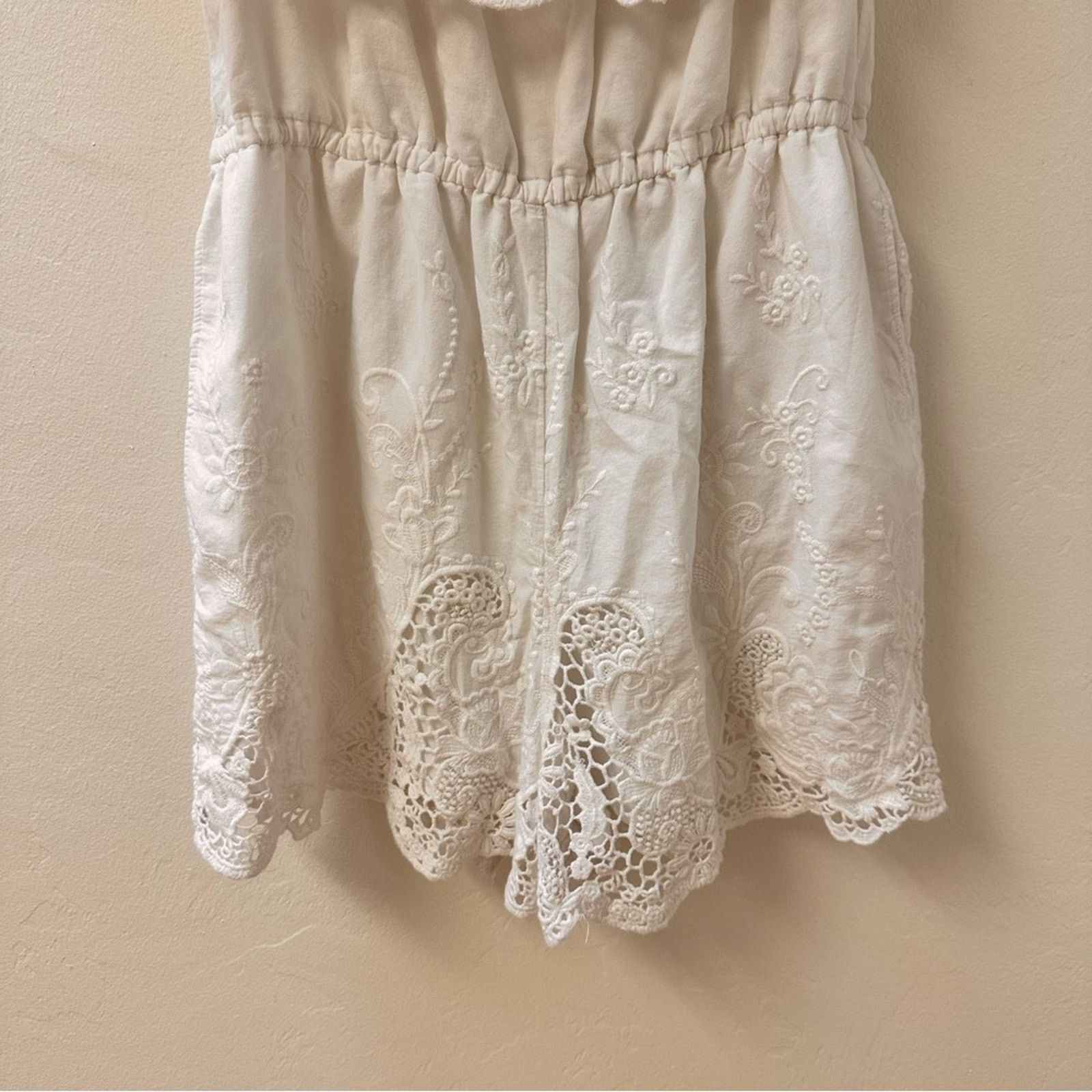 Abercrombie & Fitch Abercrombie & Fitch White Eyelet Off Shoulder Romper Size M Size 27" / US 4 / IT 40 - 3 Thumbnail