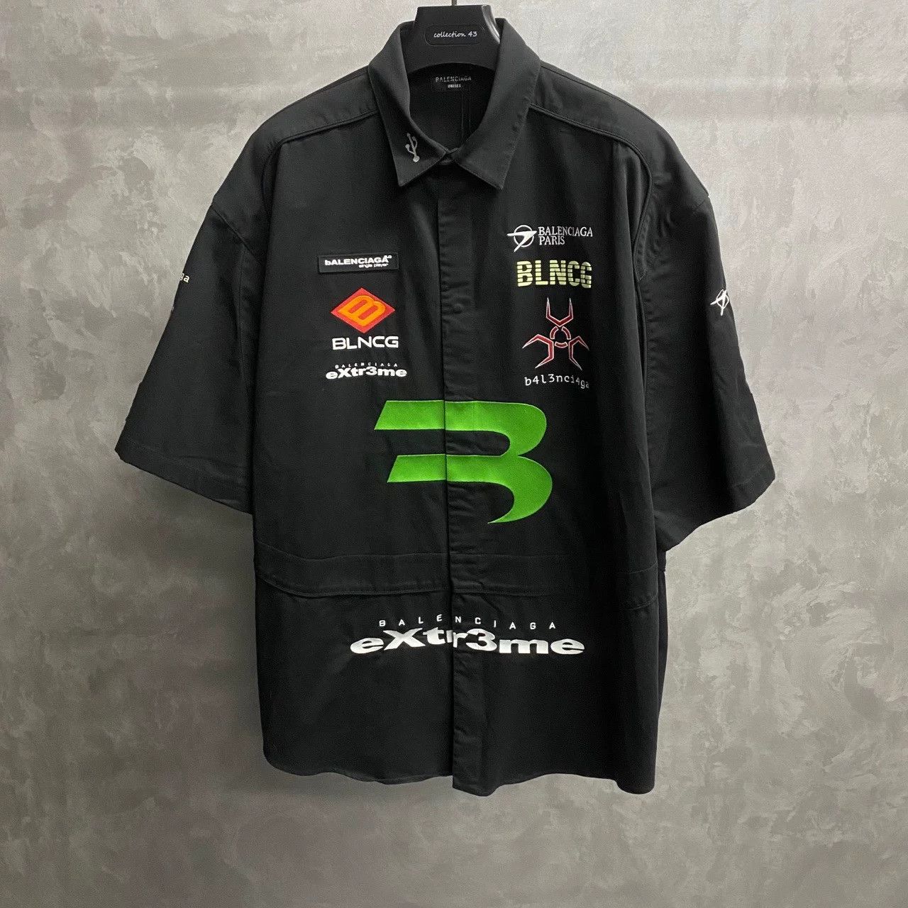 Balenciaga Balenciaga Black Art Print Logo Short Sleeve Shirt Size S / US 4 / IT 40 - 1 Thumbnail