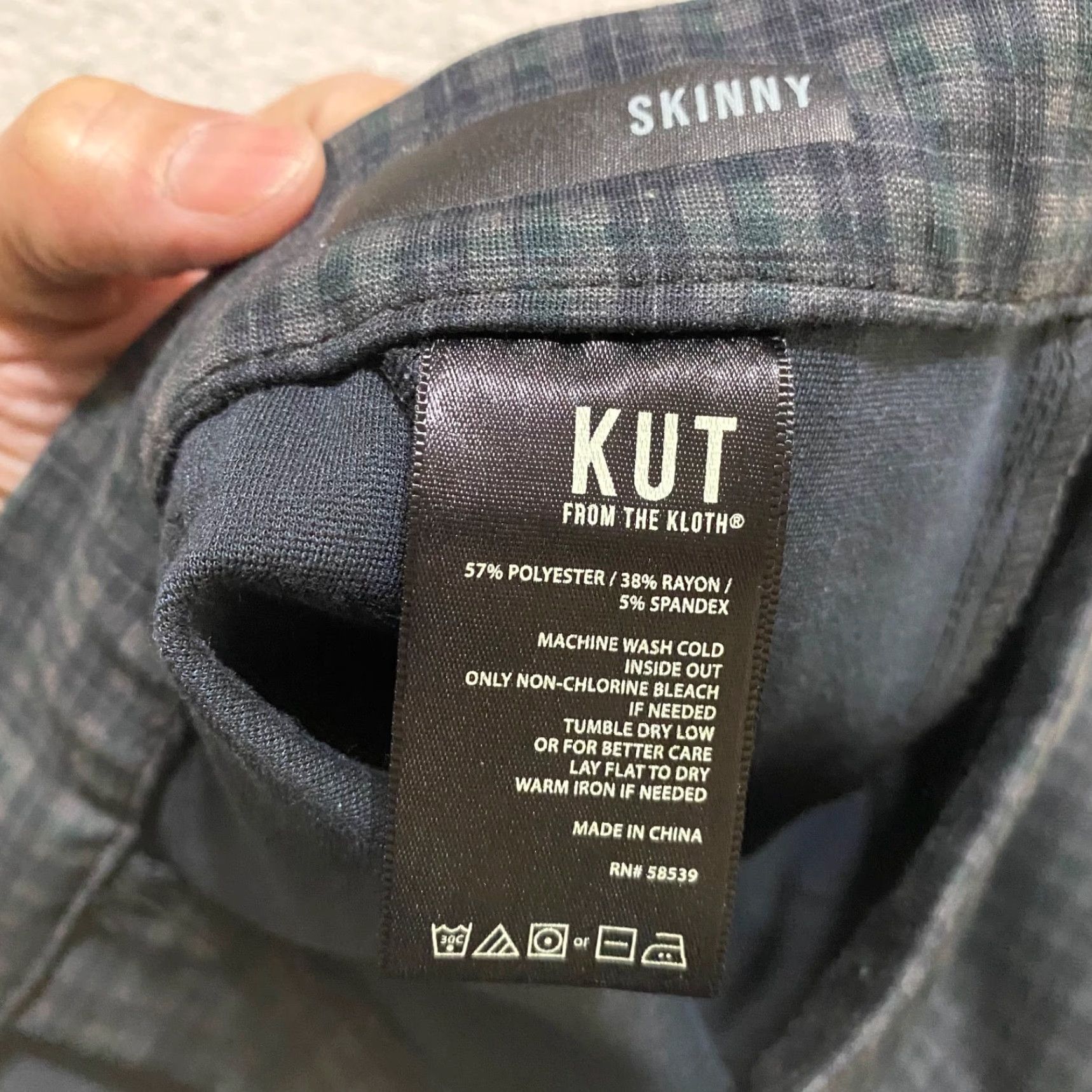 Vintage KUT from the Kloth Womens Pants 12 Gray Plaid Stretch Skinny Mid Rise Chino Womens Size 34" / US 12 / IT 48 - 3 Thumbnail