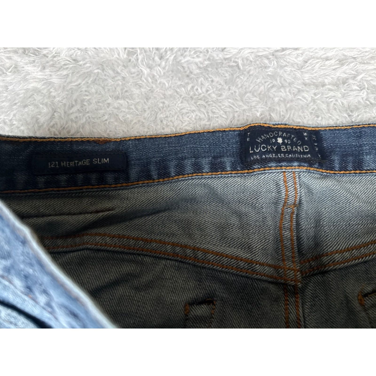 Lucky Brand Lucky Brand Jeans Mens Slim Blue Denim 36 Regular 31in 5-Pocket Distressed Button Fly Cotton Slimming Heritage 121 Vintage No N/A Size US 36 / EU 52 - 6 Thumbnail