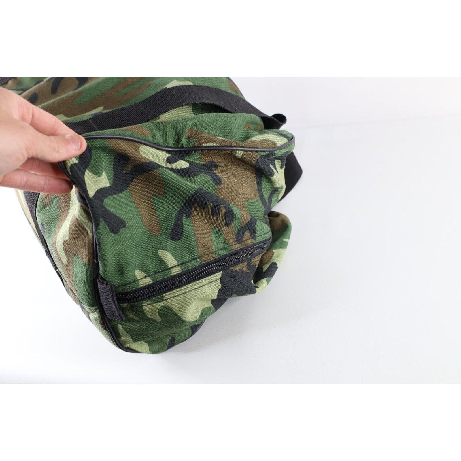 Vintage × Winchester Vintage 90s Winchester Spell Out Camouflage Duffel Bag Size ONE SIZE - 7 Thumbnail