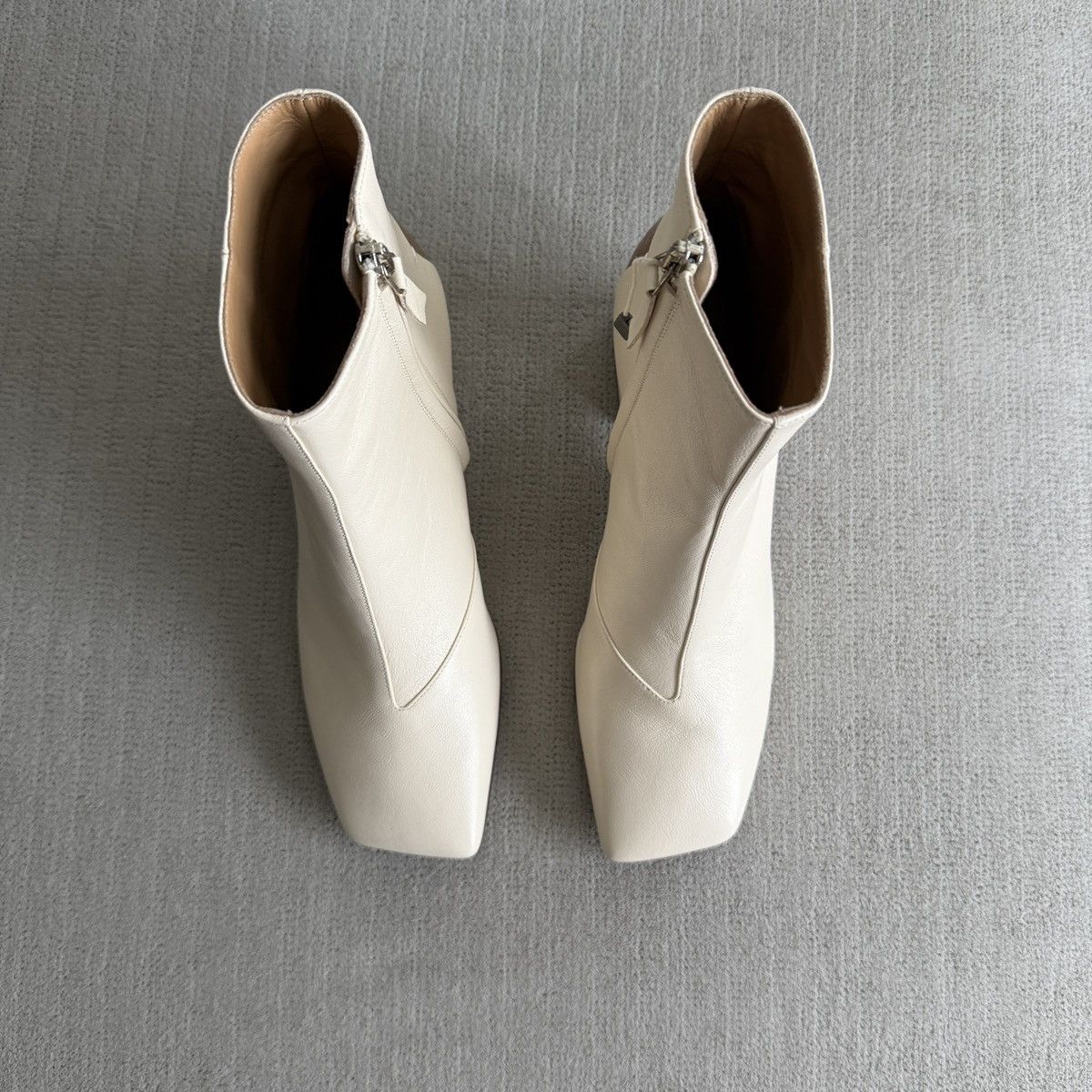 Maison Margiela NWT Maison Margiela Cream Ankle Boots Size US 6 / IT 36 - 2 Thumbnail