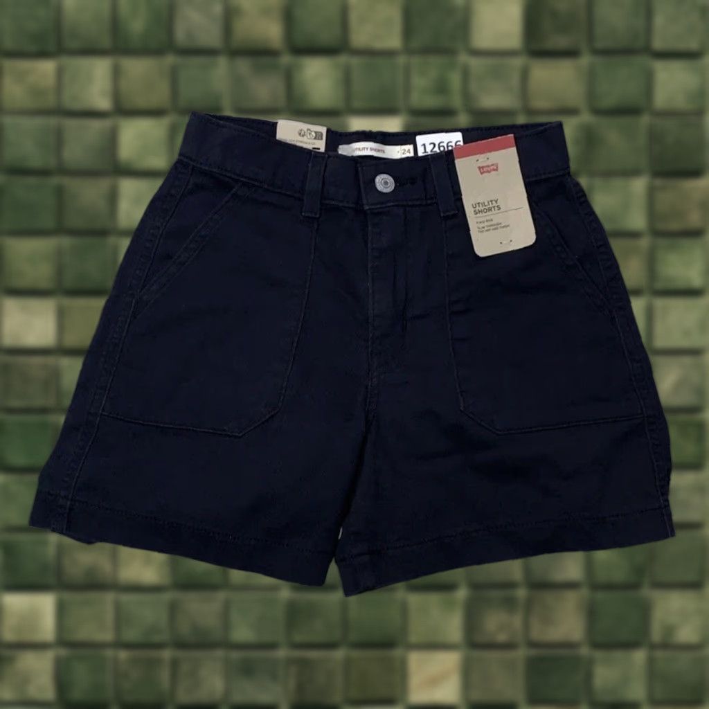 Levi's VINTAGE Levi’s Utility Shorts Black 24 Womens Mid Rise Stretch NWT Casual American 90s-Modern Size 42" / US 20 - 1 Thumbnail