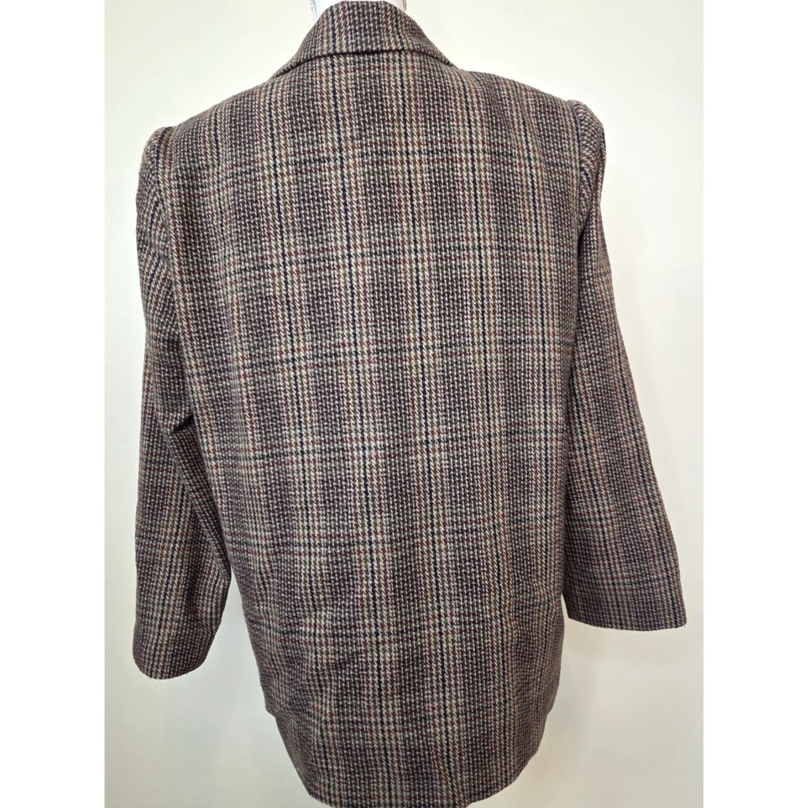 Vintage VINTAGE Wool Glen Plaid Blazer Brown Women’s 12 Medium Shoulder Pads Relaxed Fit Blazer Women Wool Blend Plaid 80s 90s Preppy Fall Winter Jacket Mens? Size XL / US 12-14 / IT 48-50 - 3 Thumbnail
