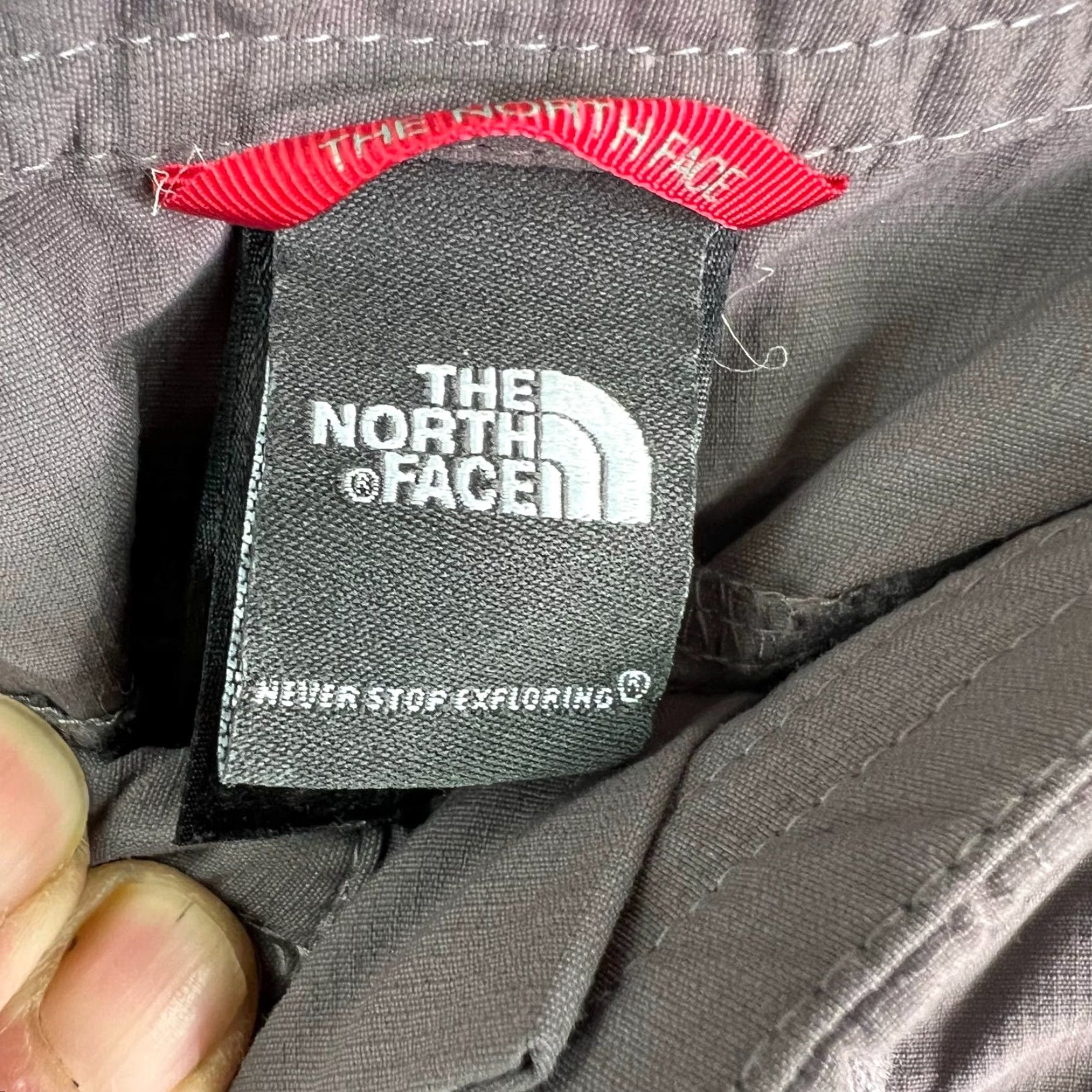 The North Face The North Face Womens Nylon Drawstring Convertible Gray Pants 36 Inseam 30 36X30 Size 14 Urban Cargo Flat Front Relaxed Mens Womens Size 36" / US 14 / IT 50 - 7 Thumbnail