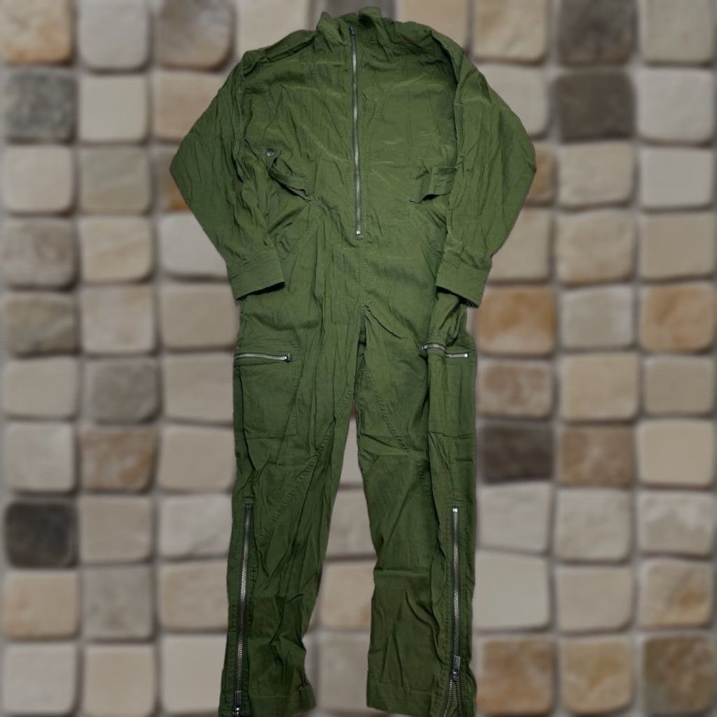 Athleta Jumpsuit One-Piece Women 2 Green Zip Nylon Spandex Activewear Casual Travel Inseam 22 in Zipper Pockets Mock Neck Long Sleeve