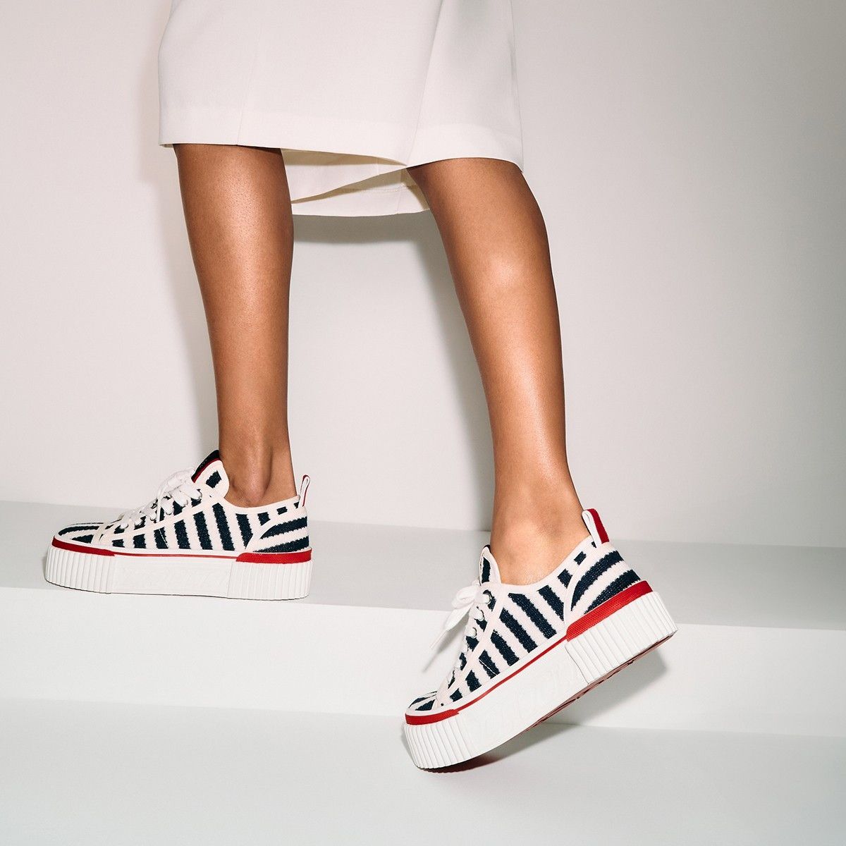 Christian Louboutin o1bcso1str0825 Super Pedro 40 Sneaker in White/Navy Size US 9 / IT 39 - 5 Thumbnail