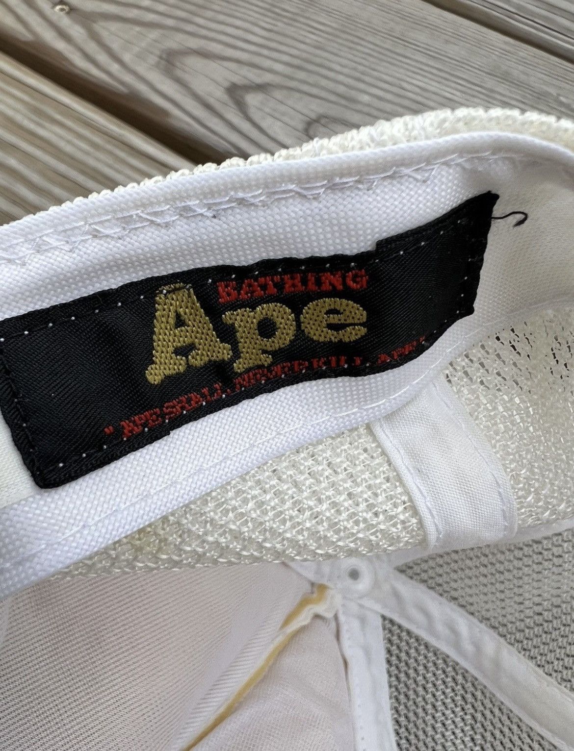 Bape × Swarovski 2006 Bape x Swarovski KISS Logo Trucker Hat White Size ONE SIZE - 5 Thumbnail