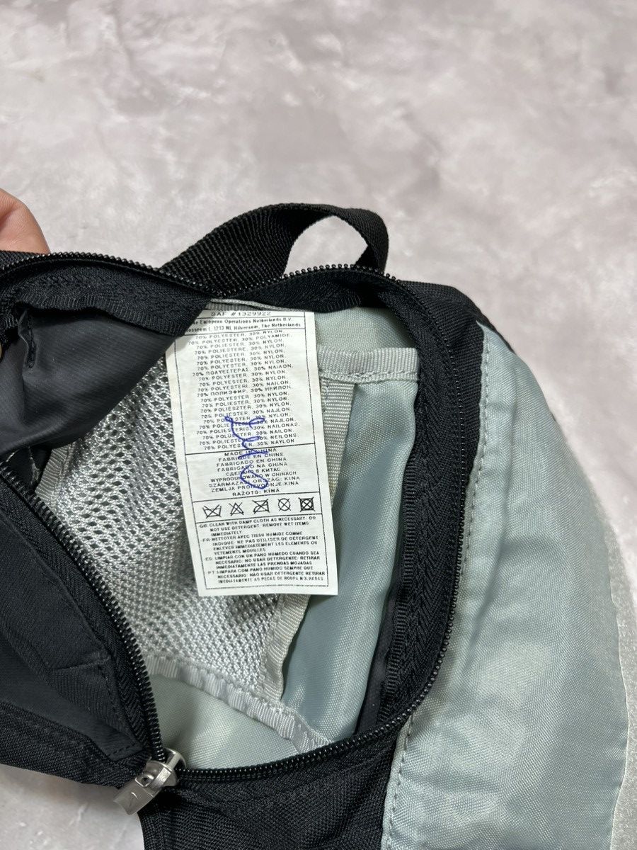 Vintage Vintage 90s Nike Distressed Crossbody Bag Size ONE SIZE - 7 Thumbnail