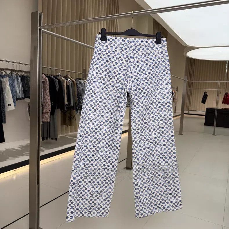 Louis Vuitton Louis Vuitton Blue and White Full Print Leather Jeans Size US 40 / EU 56 - 2 Thumbnail