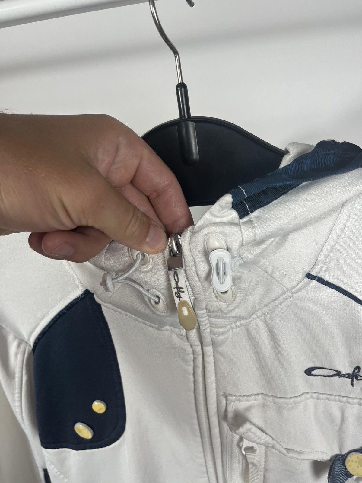 Oakley Oakley white zip-up hoodie jacket with pockets size S/ Size US S / EU 44-46 / 1 - 8 Thumbnail