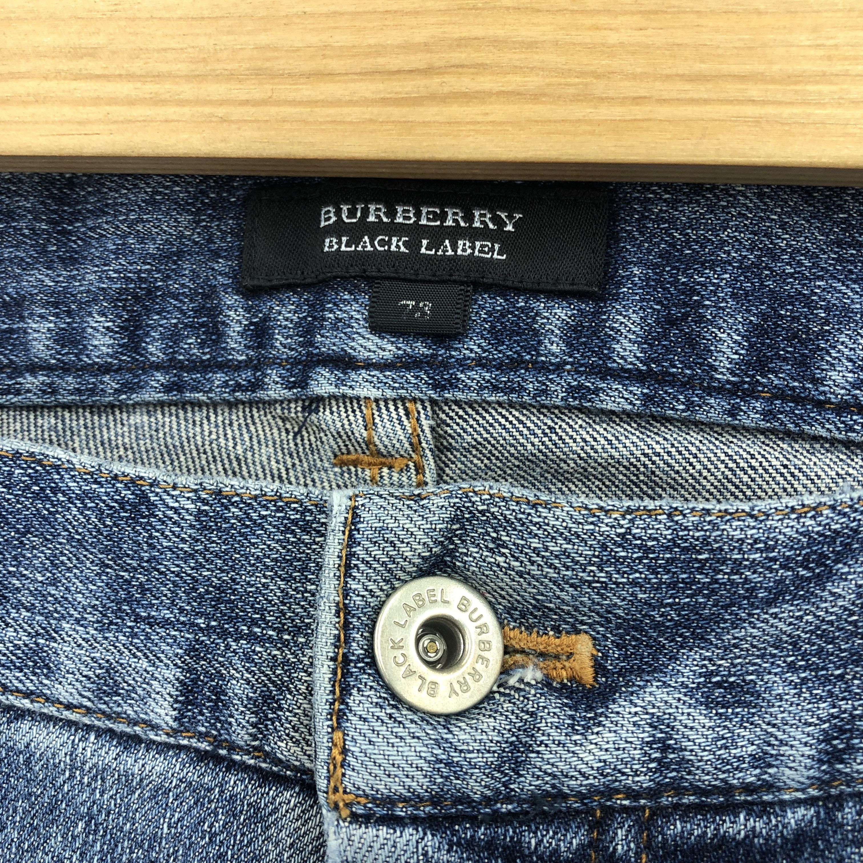 Burberry Vintage Burberry Jeans Burberrys Faded Light Wash Denim Size 28" / US 6 / IT 42 - 7 Thumbnail