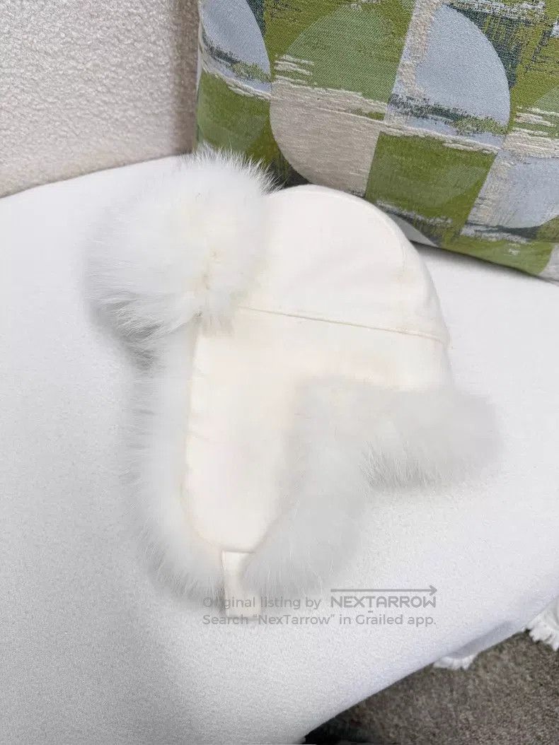 Loro Piana Loro Piana size M White Cashmere Fox Fur Faux Fur Leifeng H Size ONE SIZE - 2 Thumbnail