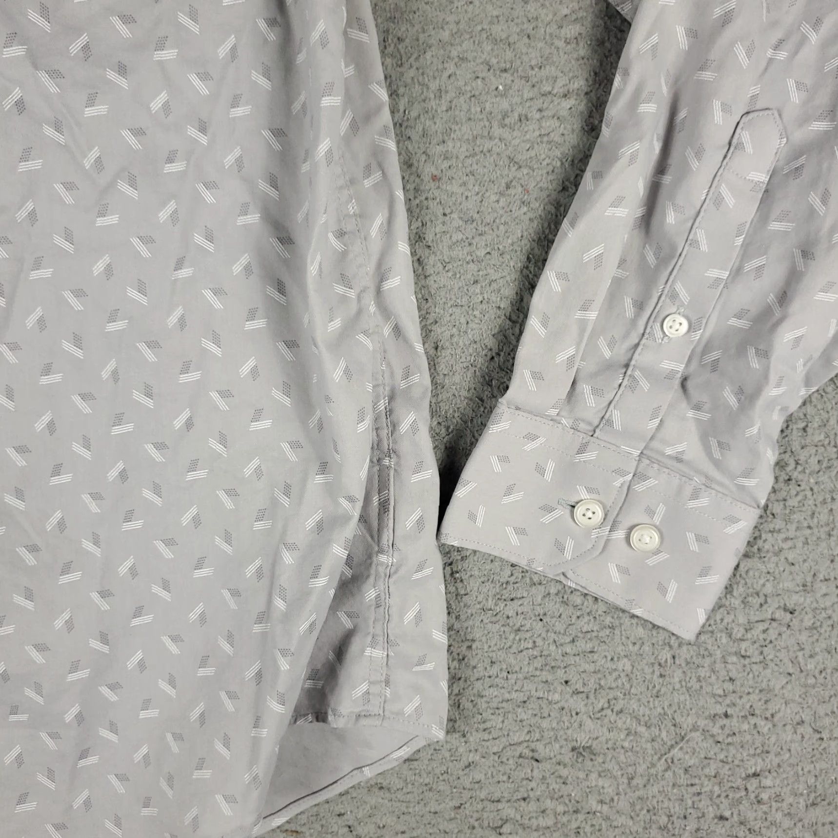 Express Express Shirt Mens Medium Gray Geometric Button-Up Long Sleeve Shirt, Cotton, Express Brand, Men's Dress Shirt, 1075 Size US M / EU 48-50 / 2 - 4 Thumbnail