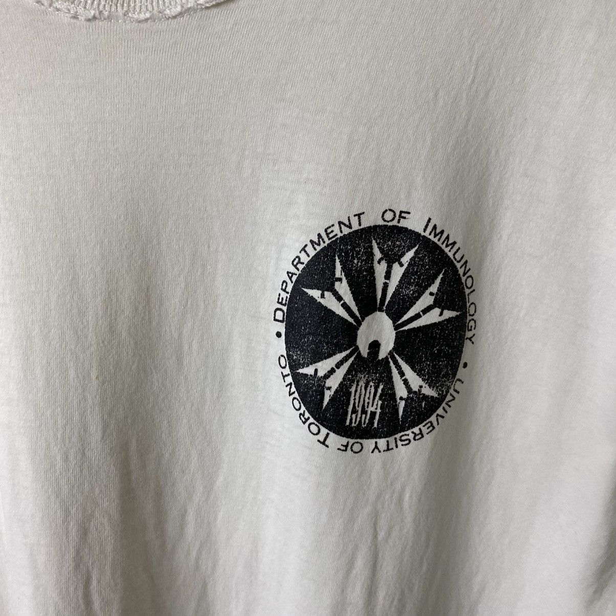 Vintage Vintage 1994 Immunology Distressed T Shirt Size US L / EU 52-54 / 3 - 10 Thumbnail