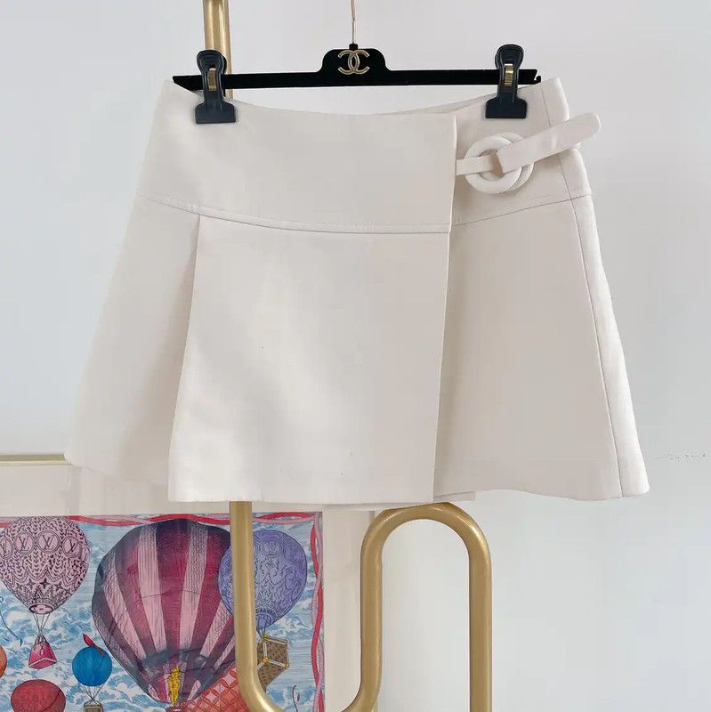 Louis Vuitton Louis Vuitton Women's White Wool A-Line Mini Skirt 0089 Size 27" / US 4 / IT 40 - 1 Thumbnail
