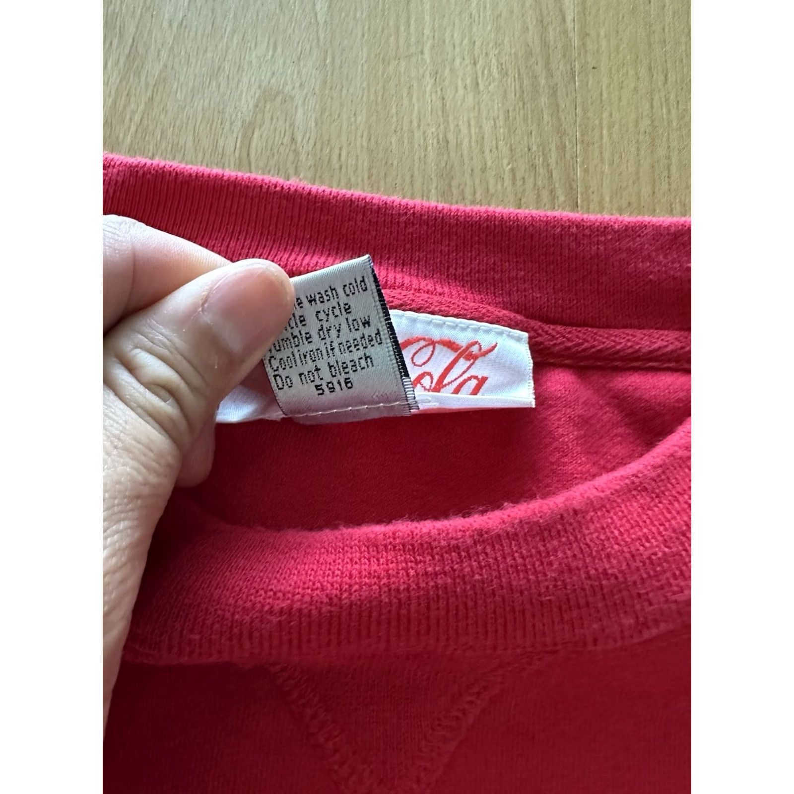 Vintage VINTAGE Coca Cola Sweatshirt Men Size Large Red 90s Crewneck Coke Promotional Size US L / EU 52-54 / 3 - 5 Thumbnail