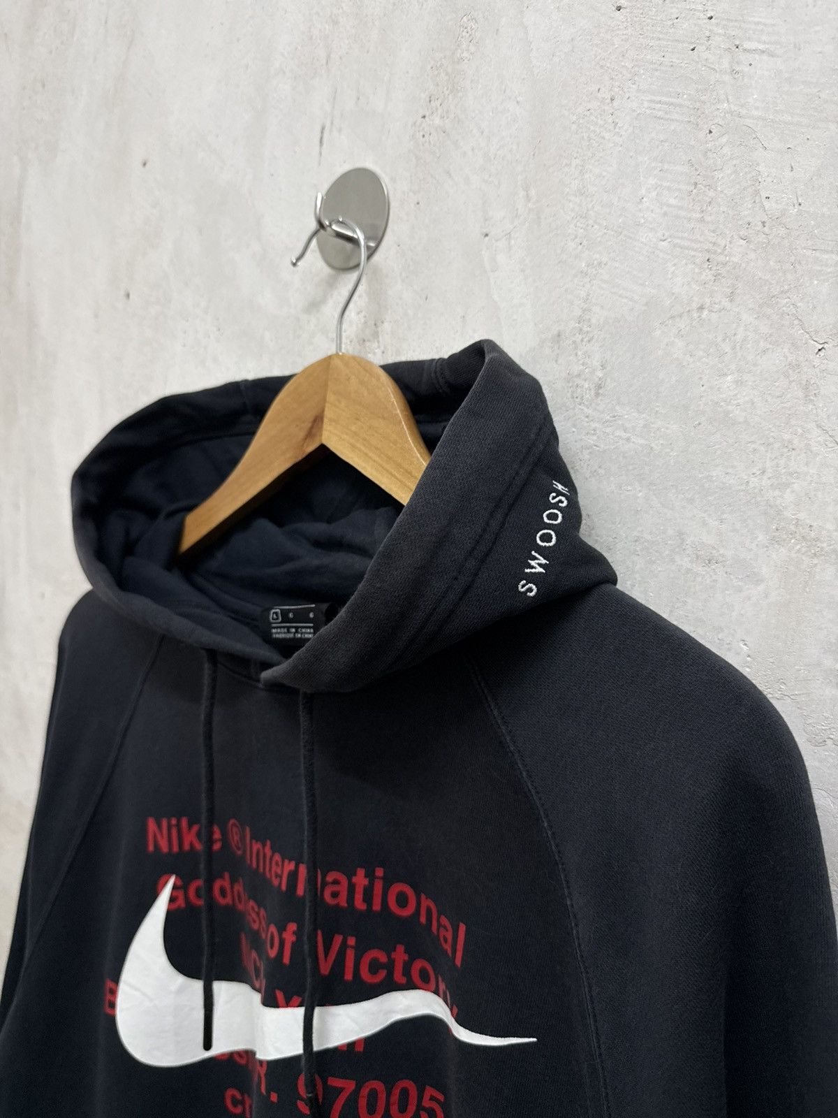 Nike 2000s Nike Rare MCMLXXII Faded Hoodie Size US L / EU 52-54 / 3 - 5 Thumbnail