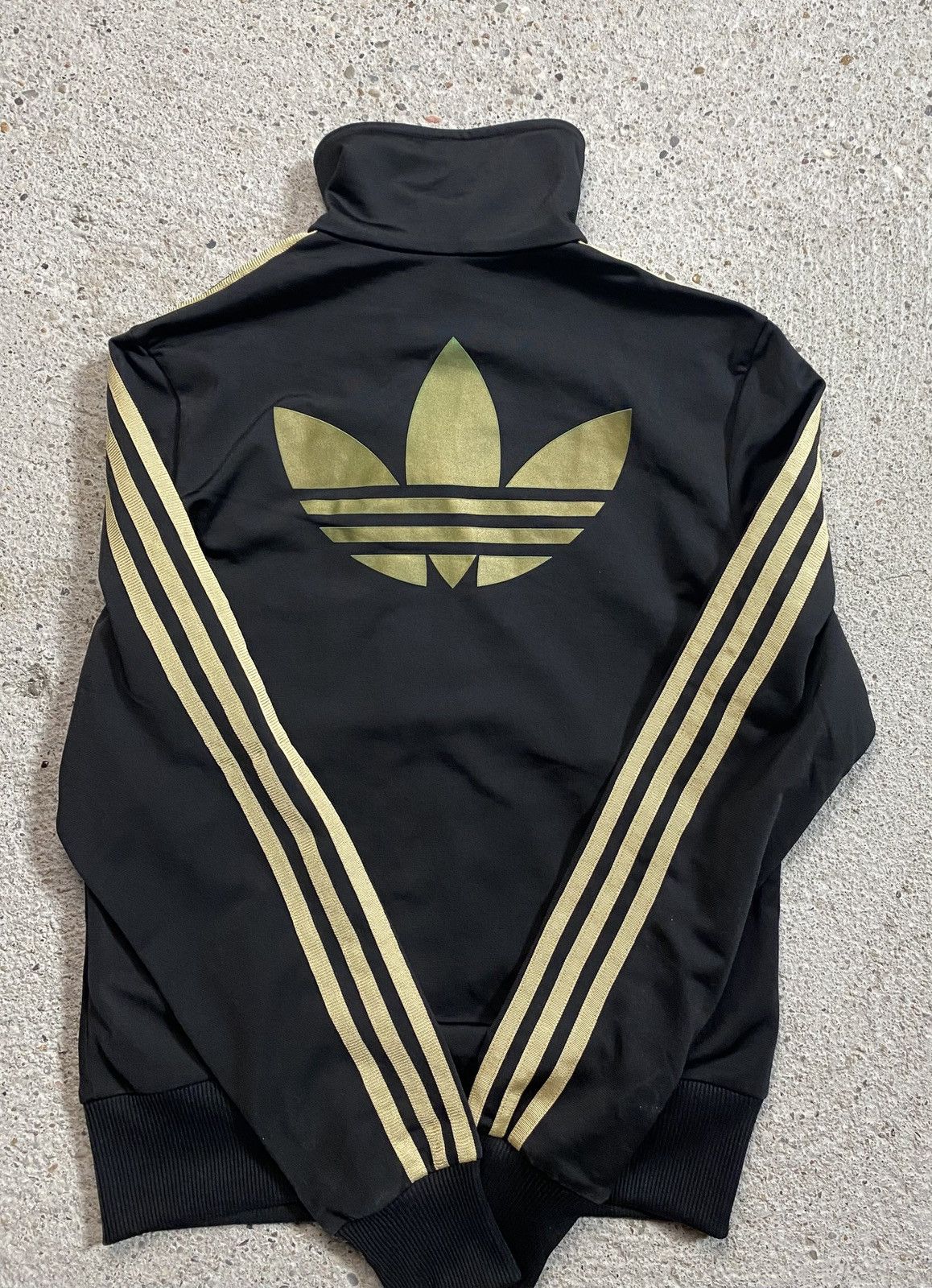 Adidas Adidas vintage y2k tracksuit black gold 3 stripes