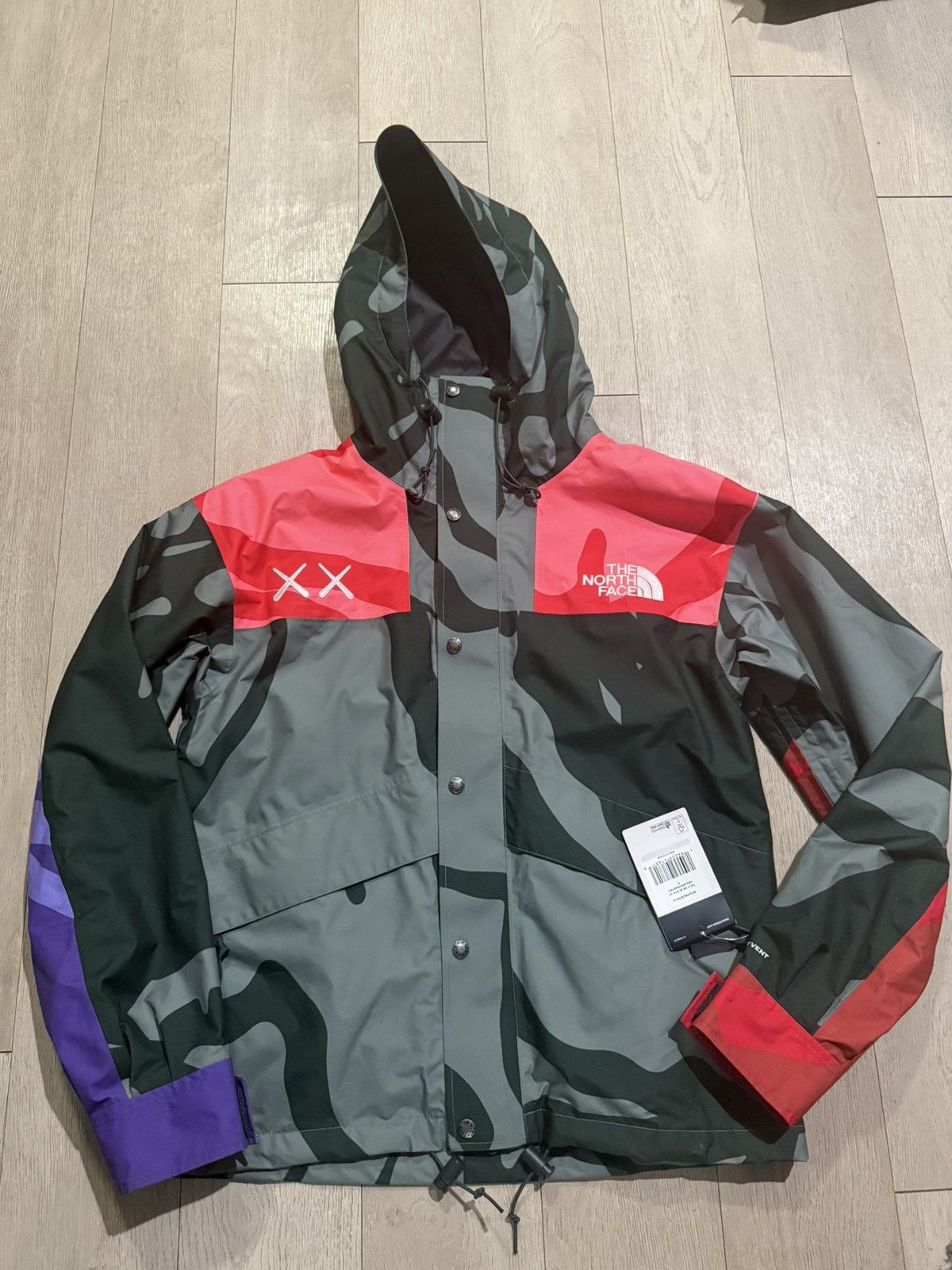 Kaws × The North Face KAWS X NORTHFACE 1986 MOUNTAIN JACKET BALSAM GREEN Size US S / EU 44-46 / 1 - 1 Thumbnail