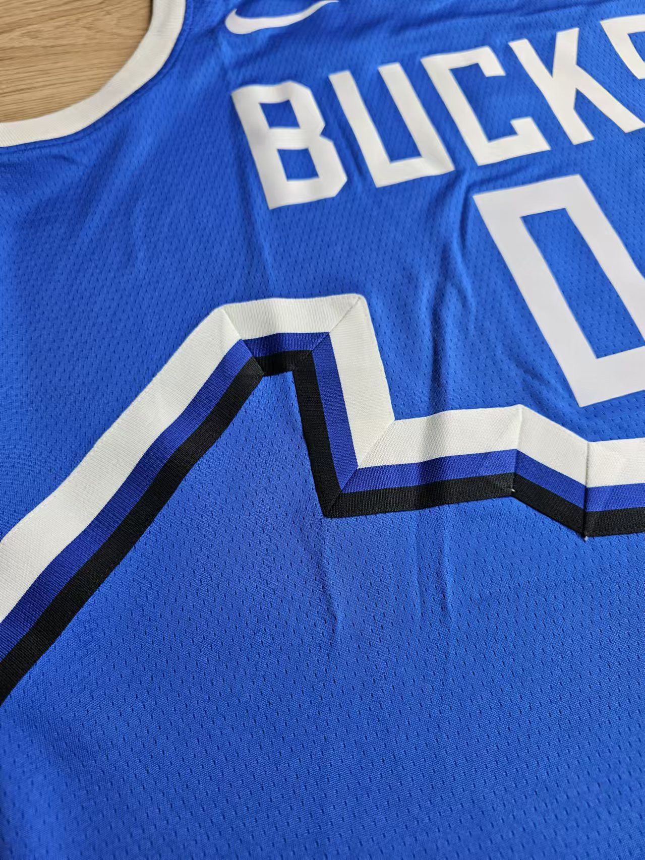 NBA Milwaukee Bucks Damian Lillard Jersey Size US M / EU 48-50 / 2 - 3 Thumbnail