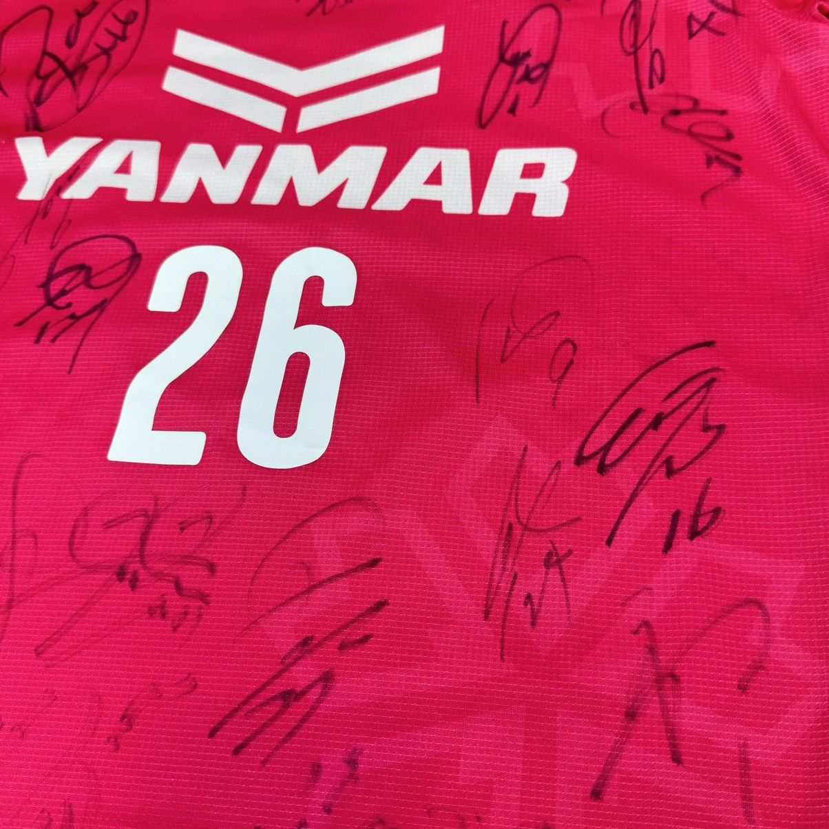 Puma Osaka Cerezo 2018 squad signed jersey Size US M / EU 48-50 / 2 - 4 Thumbnail