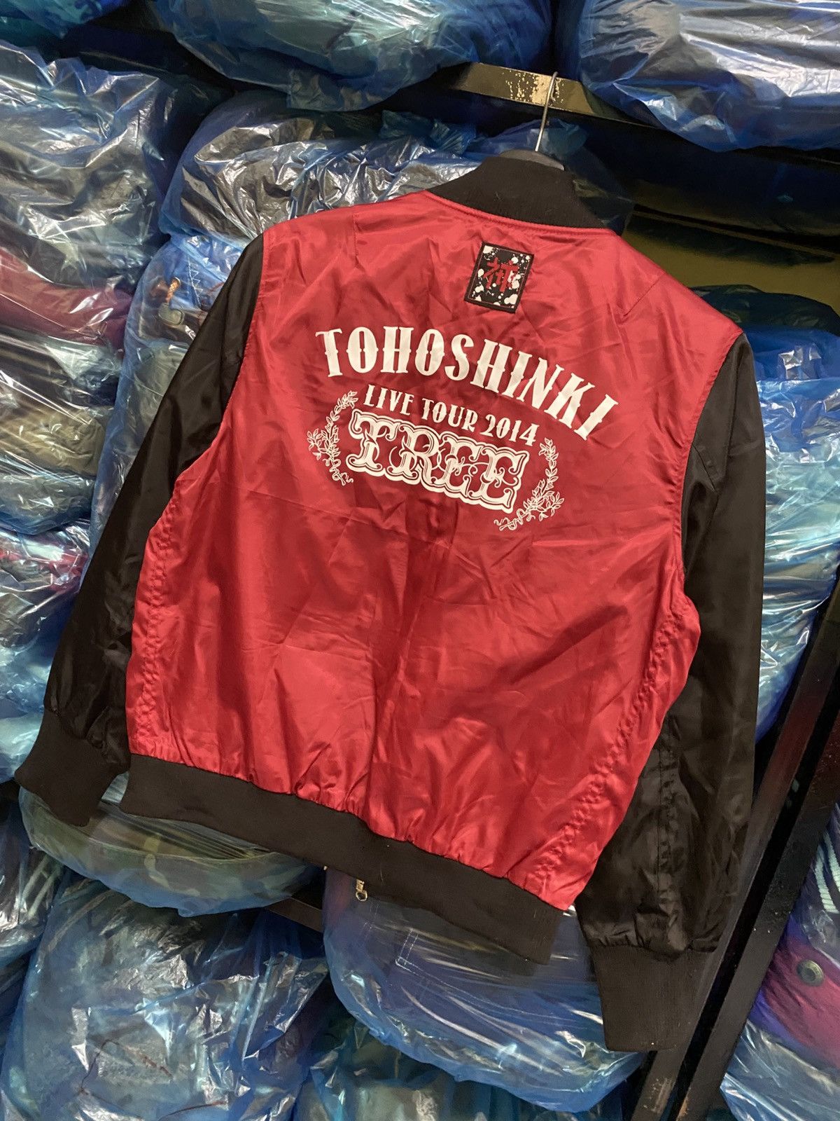 Band Tees TOHOSHINKI REVERSIBLE BOMBER JACKET Size US S / EU 44-46 / 1 - 8 Thumbnail