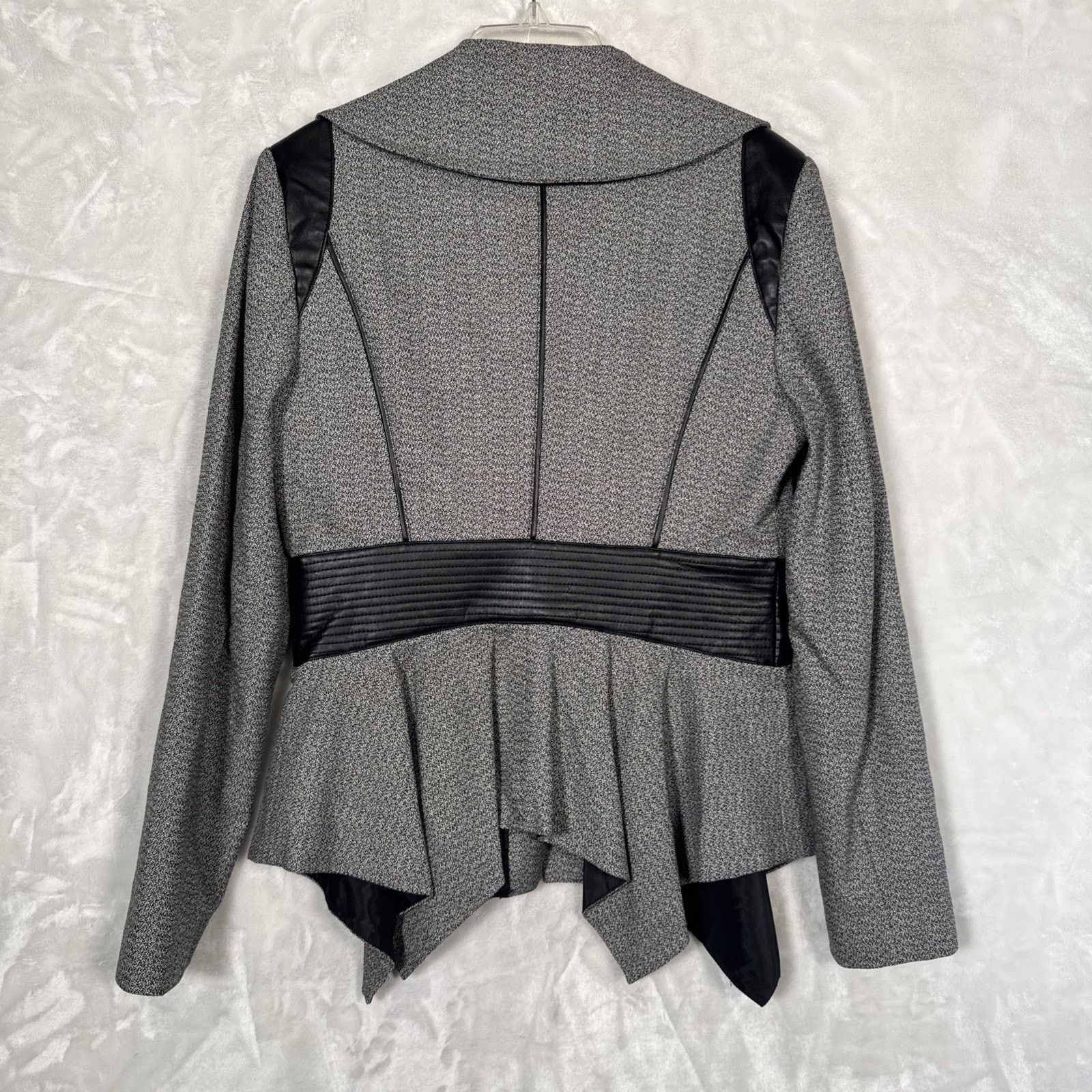 Bebe Bebe tweed jacket blazer w/ Faux leather accent Sz 8 Padded Size M / US 6-8 / IT 42-44 - 16 Thumbnail