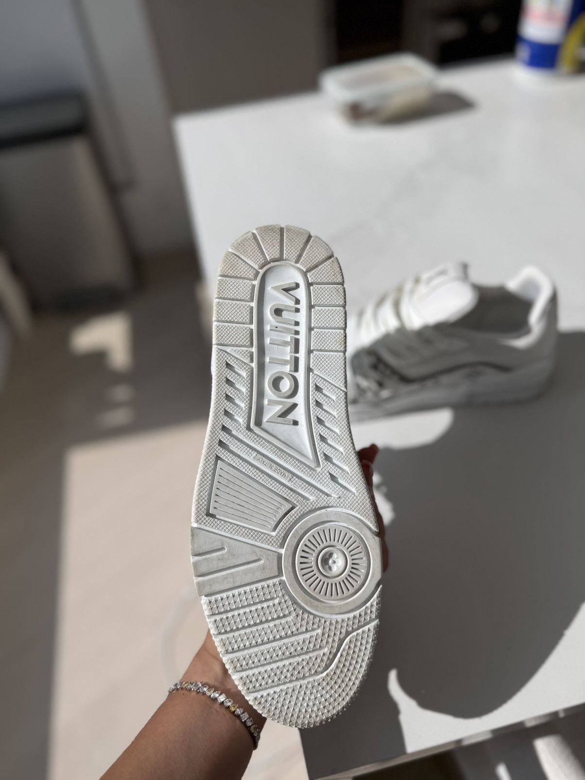 Louis Vuitton Louis Vuitton Trainer Sneaker - Size 9 Size US 9 / EU 42 - 4 Thumbnail