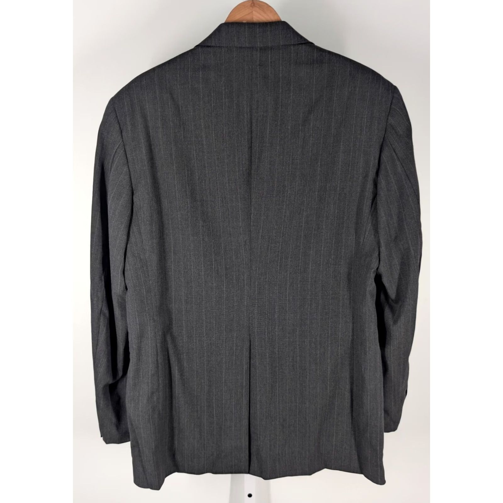 Brooks Brothers VINTAGE Brooks Brothers Blazer Jacket Mens USA Gray Charcoal Pinstripe 2-Button 4-Button Front Two-Button Stadium USA Theme 42 Regular Size Size 42R - 2 Thumbnail