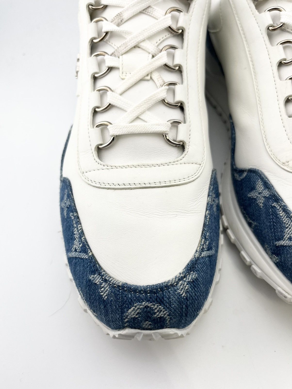 Louis Vuitton LOUIS VUITTON RUNAWAY WHITE DENIM BLUE SNEAKERS SIZE 9.5 Size US 9.5 / EU 42-43 - 13 Thumbnail
