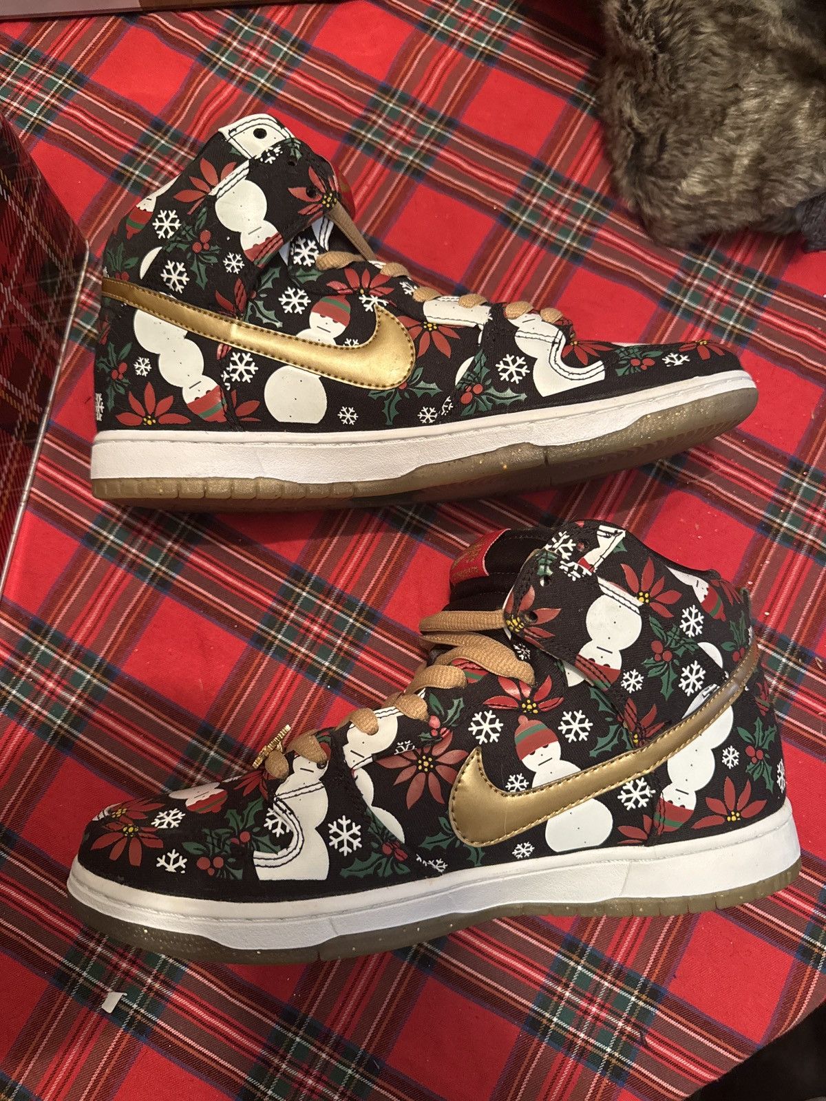 Nike Nike Dunk Hi Pro Ugly Christmas Sweater Special Box Size US 11 / EU 44 - 2 Thumbnail