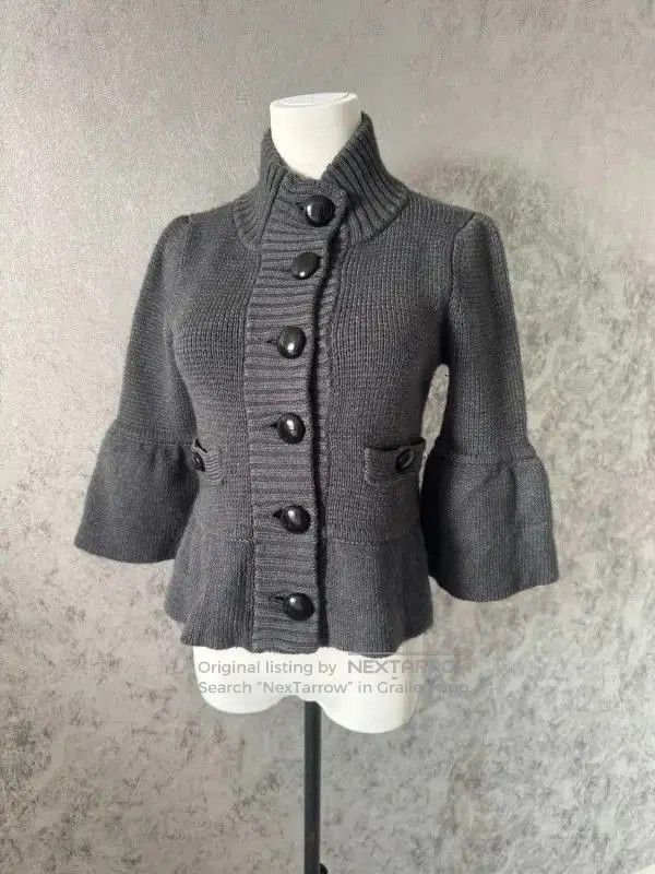 Burberry Burberry Women's Wool Blend Short Cardigan. Size M / US 6-8 / IT 42-44 - 1 Thumbnail