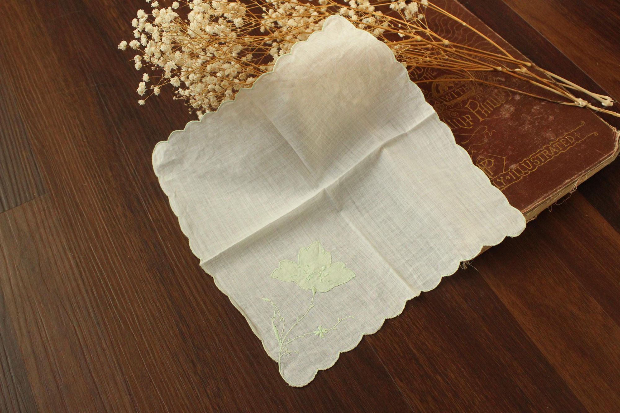 Vintage Vintage Handkerchief, Green Flower Applique and Embroidery o Size ONE SIZE - 7 Thumbnail