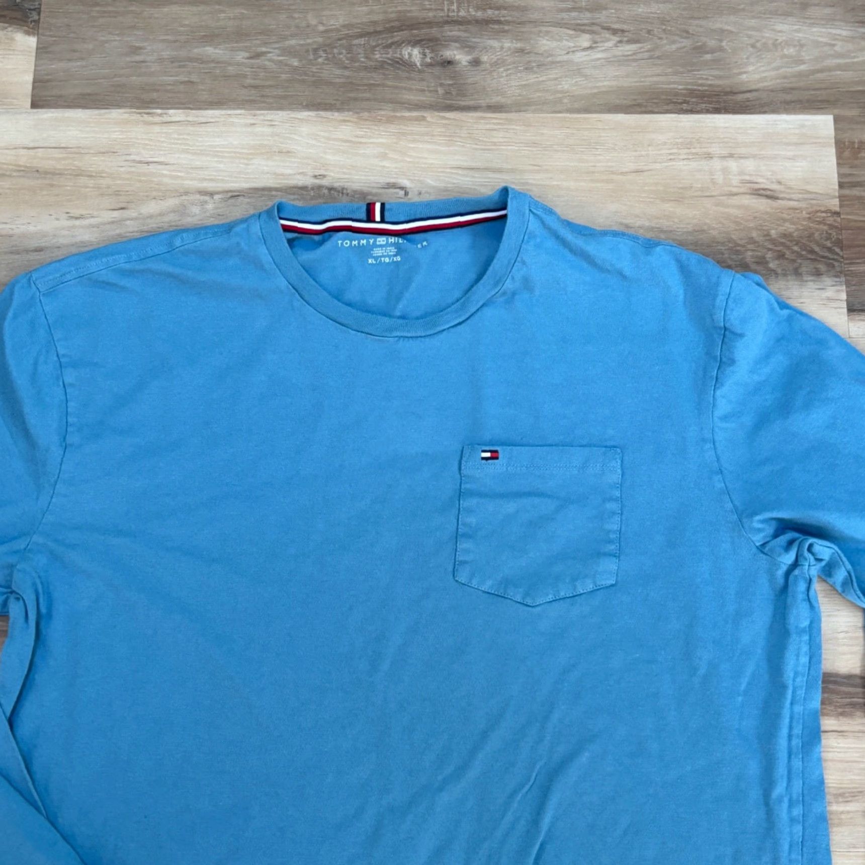 Tommy Hilfiger Tommy Hilfiger T-Shirt Mens XL Light Blue Long Sleeve Pocket Crewneck 100% Cotton Size US XL / EU 56 / 4 - 3 Thumbnail