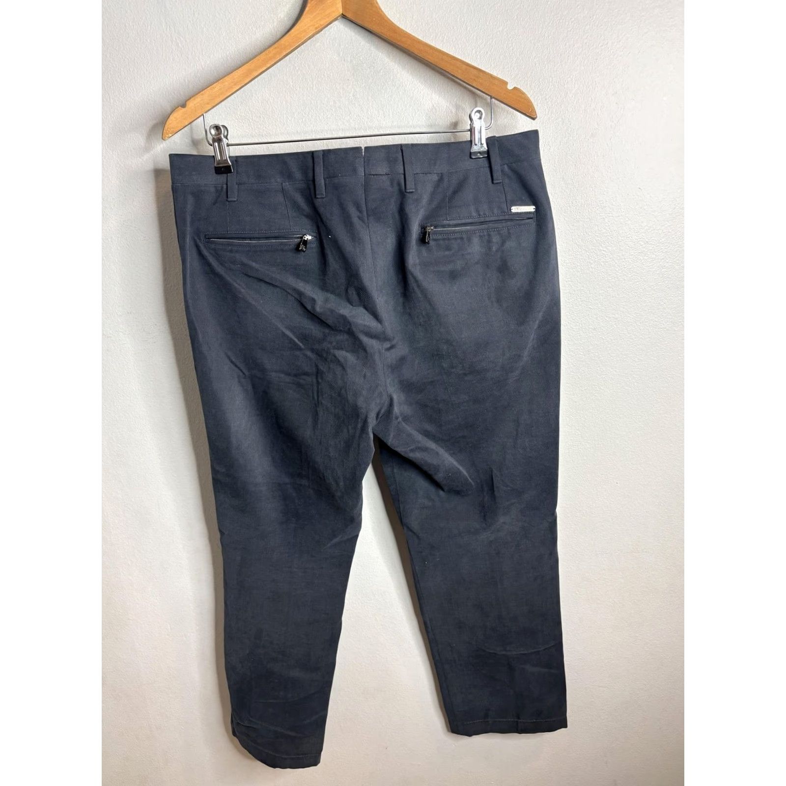 Corneliani Corneliani Pants Mens 50 Charcoal Cotton Chino Zip Back Pockets Tapered Front Flat Modern 34 in Gray Men Size US 34 / EU 50 - 6 Thumbnail