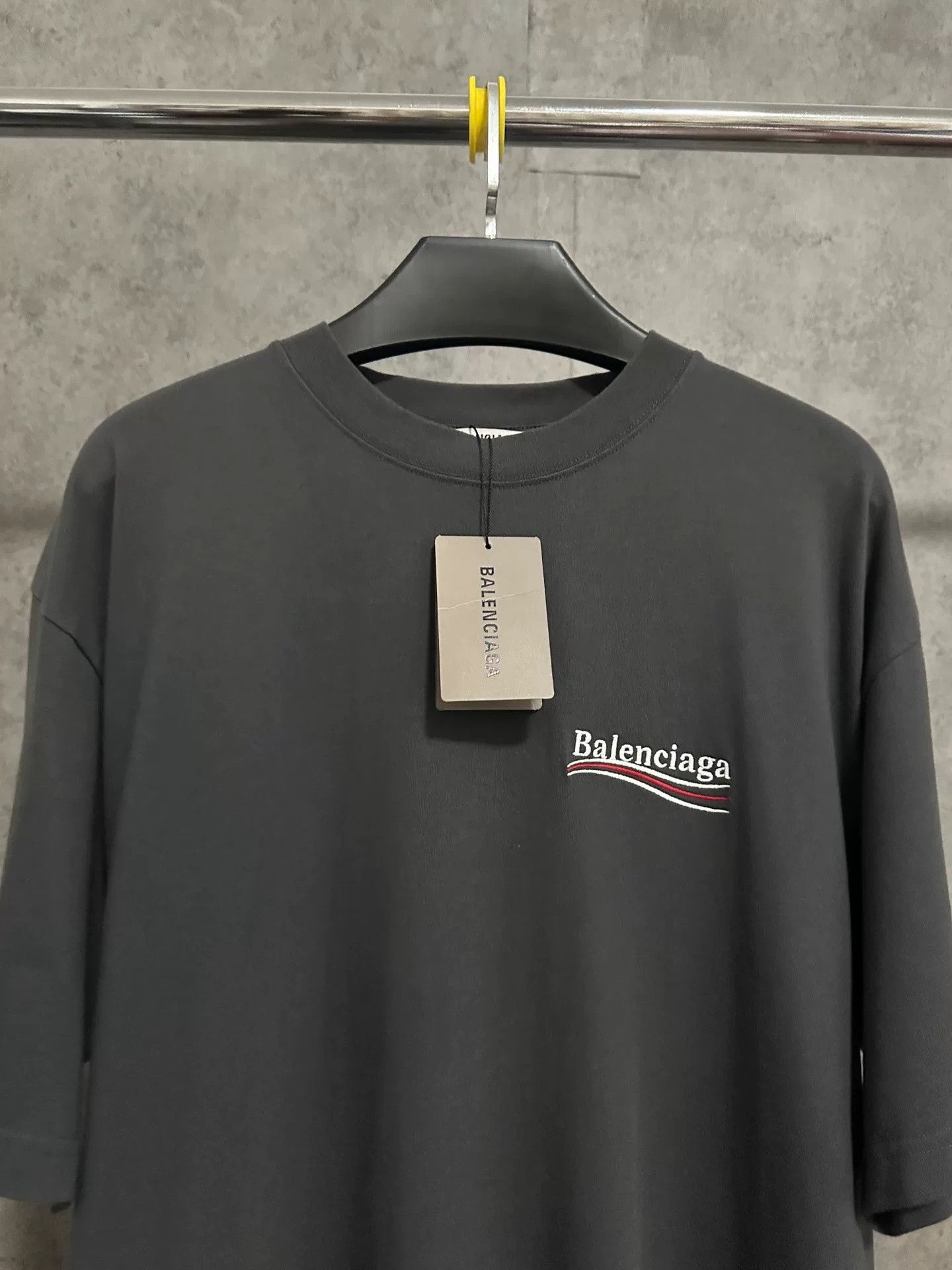 Balenciaga Balenciaga Coca-Cola Wave Logo Short-Sleeve T-Shirt Size US S / EU 44-46 / 1 - 2 Thumbnail