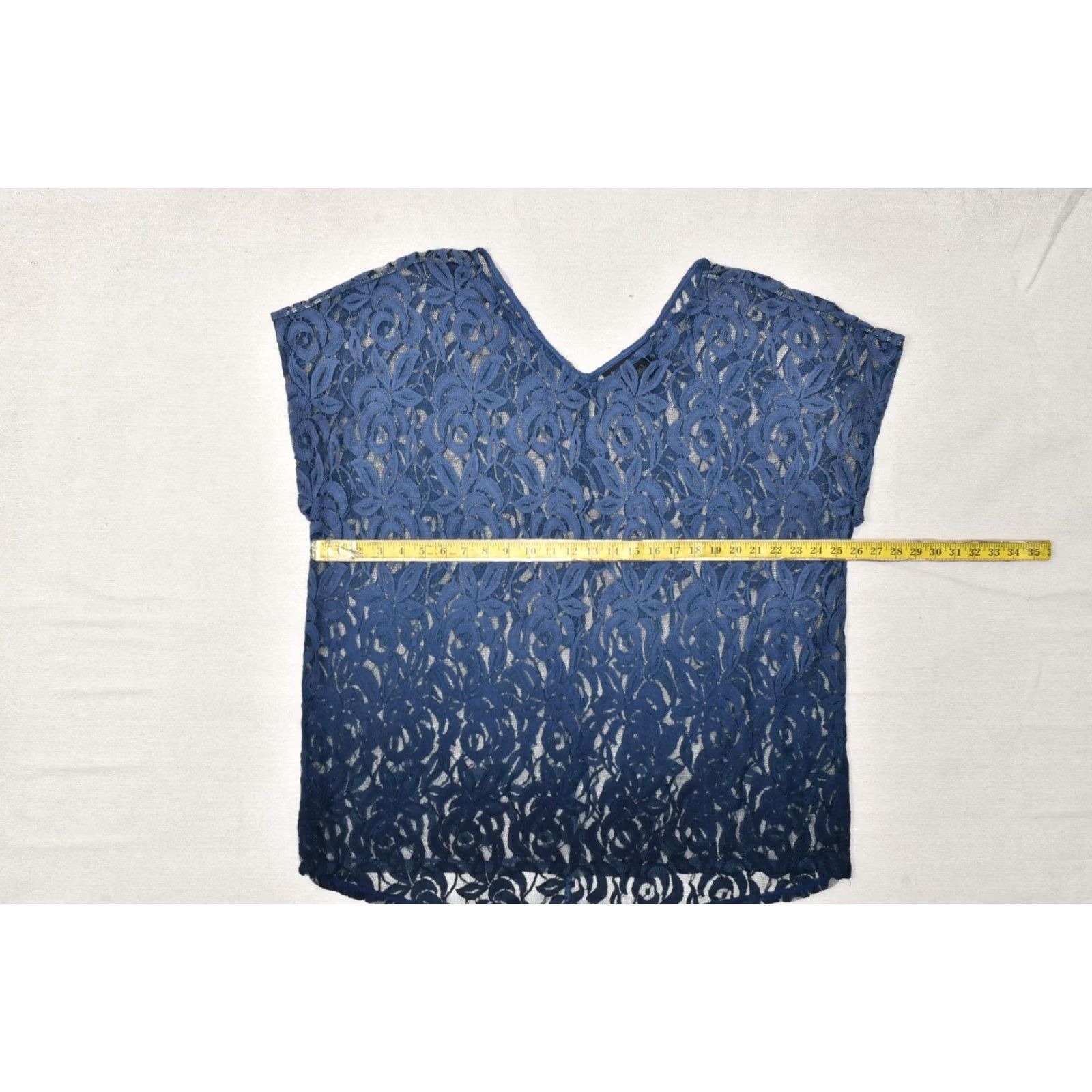 Vintage Lane Bryant Women's Plus Size 22/24 Blue Floral Lace V-Neck Short Sleeve Sheer Blouse Size 4XL / US 24-26 - 4 Thumbnail