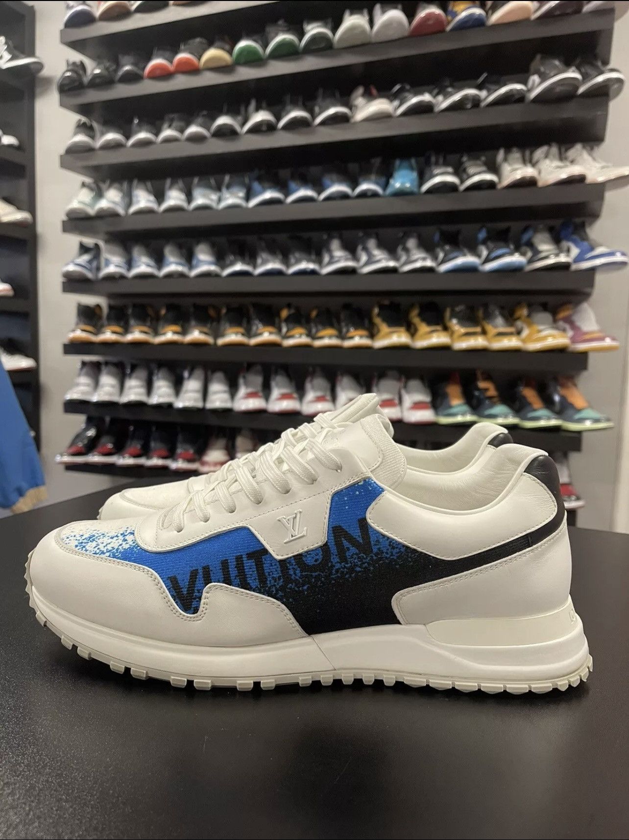 Louis Vuitton Size 10US/9LV - Louis Vuitton Run Away Sneaker White/Blue Size US 10 / EU 43 - 1 Thumbnail
