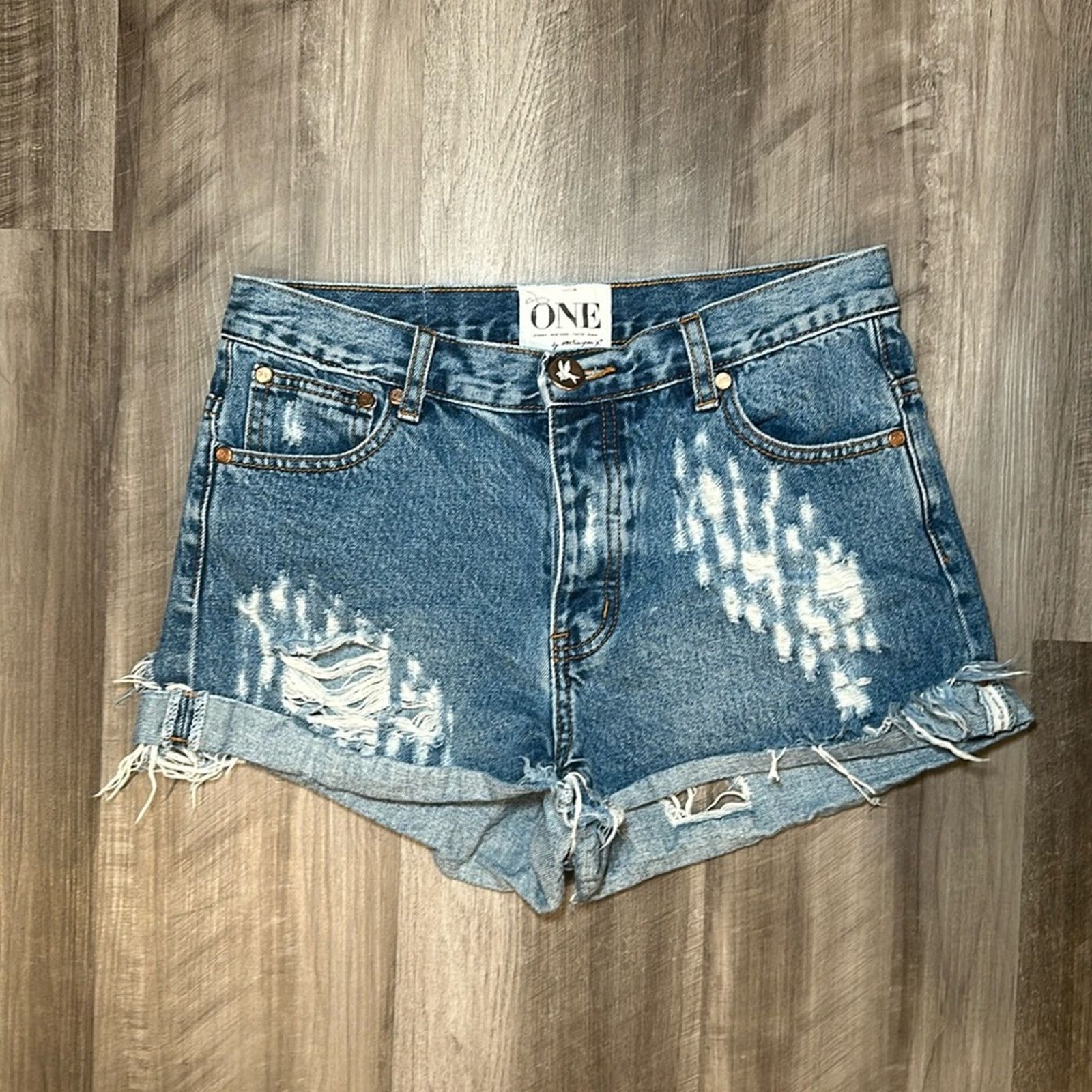 One Teaspoon One Teaspoon Relaxed High Rise Twisted Cuff Hem Shorts - 28 Size 28" / US 6 / IT 42 - 1 Thumbnail