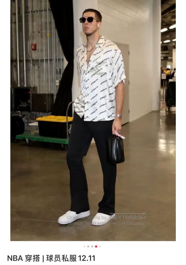 Vetements Vetements Grass Script Bullet Screen Full-print Letter Log Size US M / EU 48-50 / 2 - 8 Thumbnail