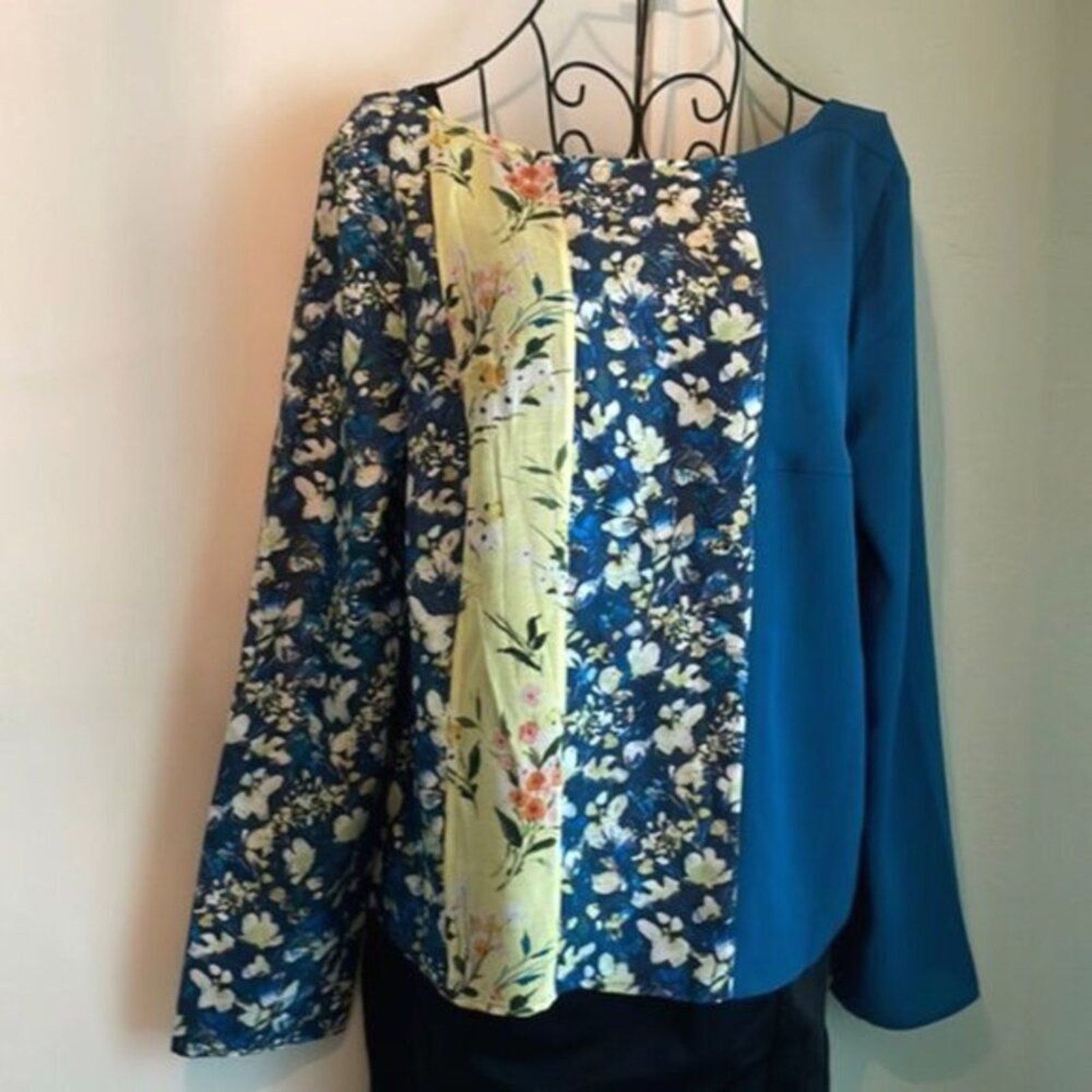 Acne Studios Acne studio Loretta Floral Print Blouse Green size 6 Size M / US 6-8 / IT 42-44 - 3 Thumbnail