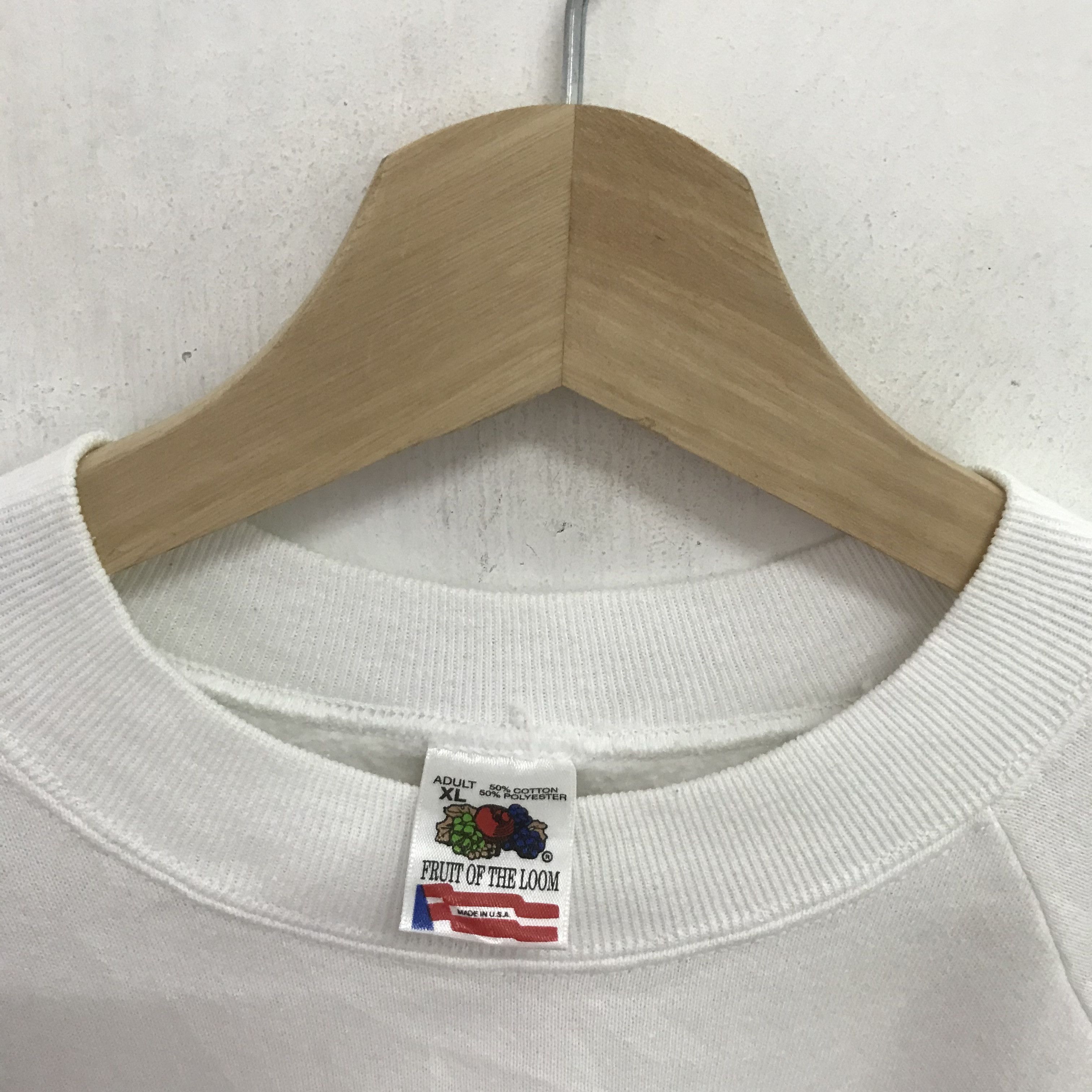 Vintage vintage white sweatshirt - 331 Size US XL / EU 56 / 4 - 7 Thumbnail