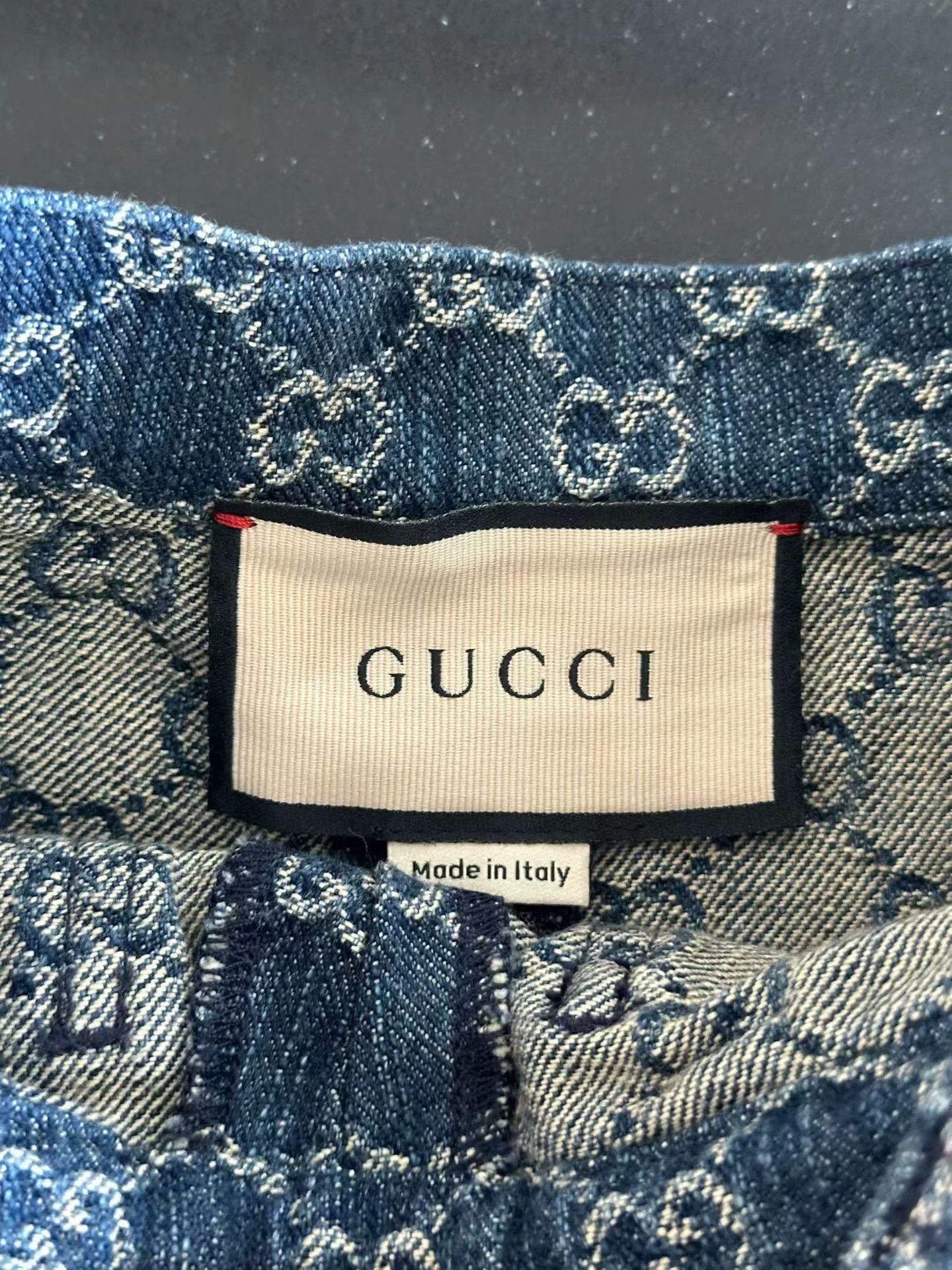 Gucci Gucci All-Over Logo Denim Shorts - Size 36 Size 26" / US 2 / IT 38 - 3 Thumbnail