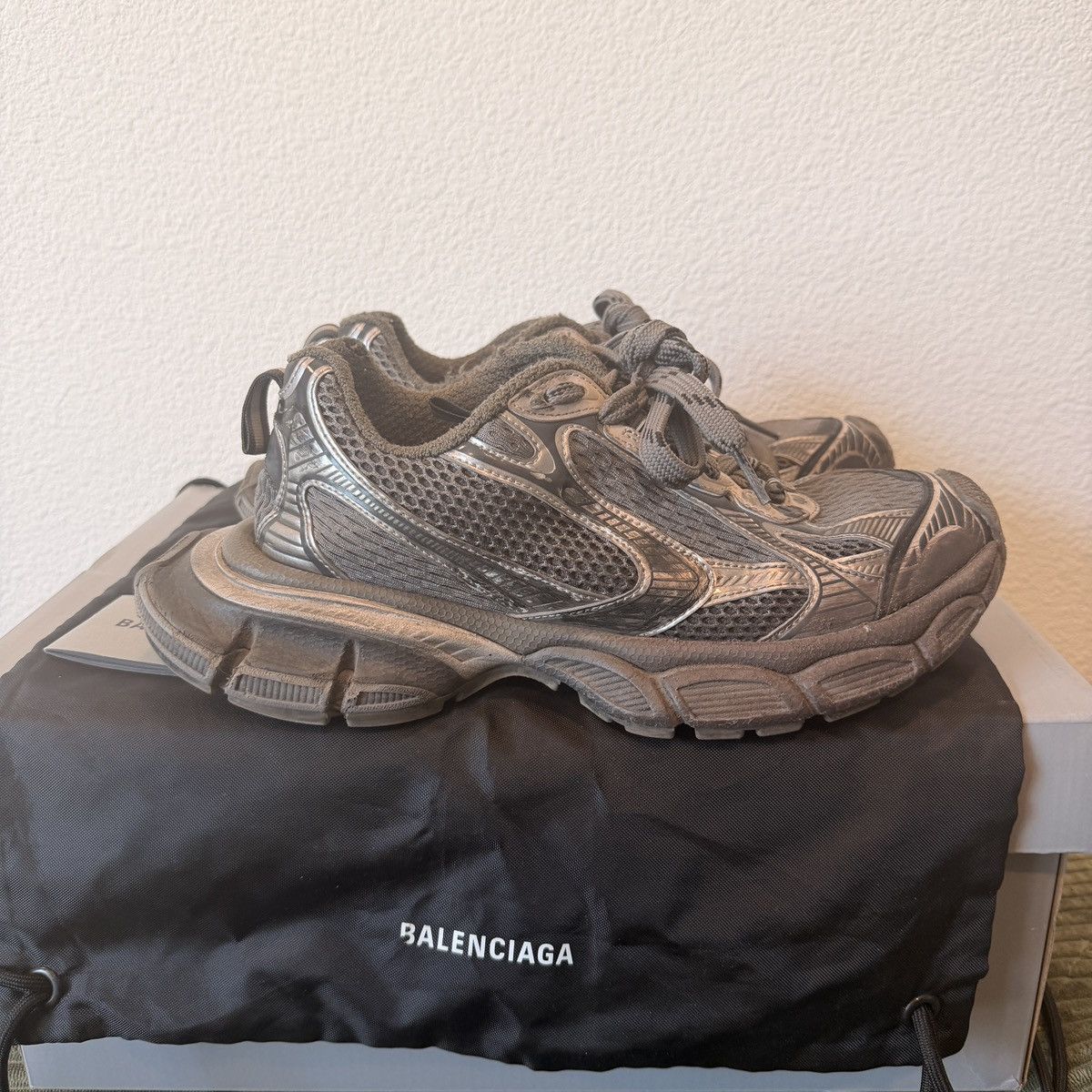 Balenciaga Balenciaga 3XL worn out Mud Size US 7 / EU 40 - 4 Thumbnail
