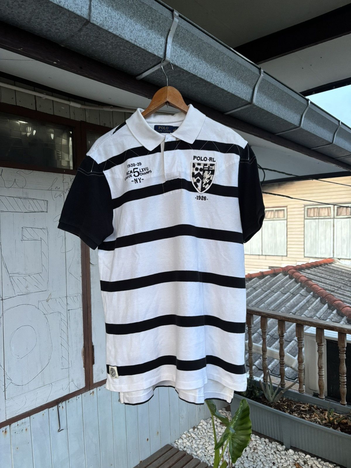 Polo Ralph Lauren Polo RL Champ Shield 5 Patch Black & White Striped Polo Size US L / EU 52-54 / 3 - 1 Thumbnail