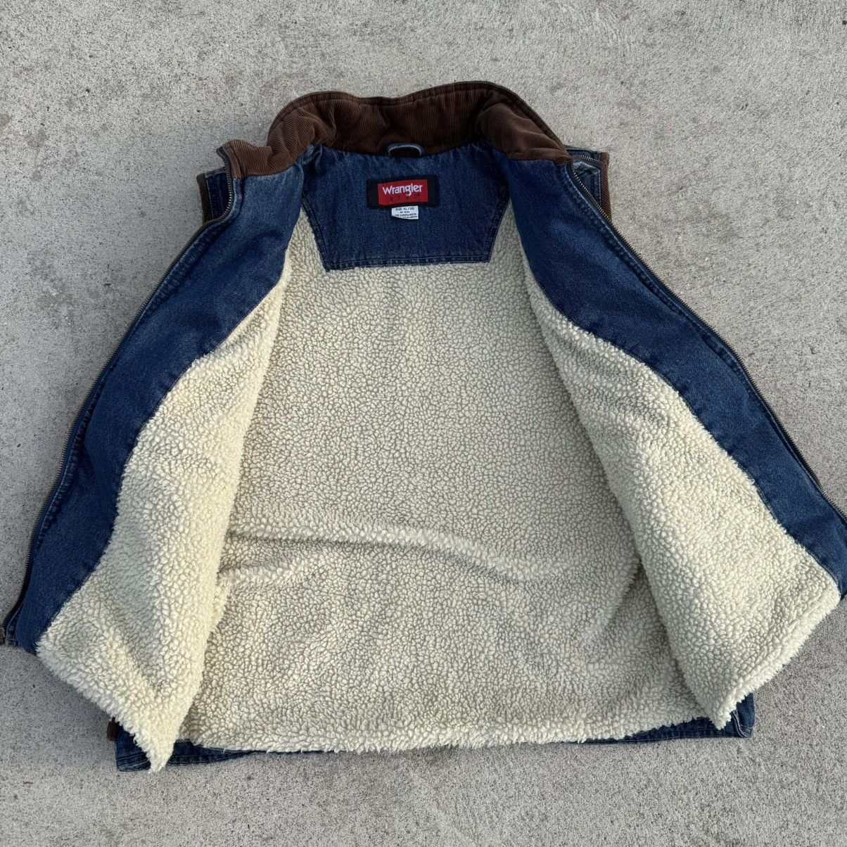 Wrangler Wrangler Hero Denim Sherpa Lined Vest Brown Corduroy Trim Size US XL / EU 56 / 4 - 6 Thumbnail