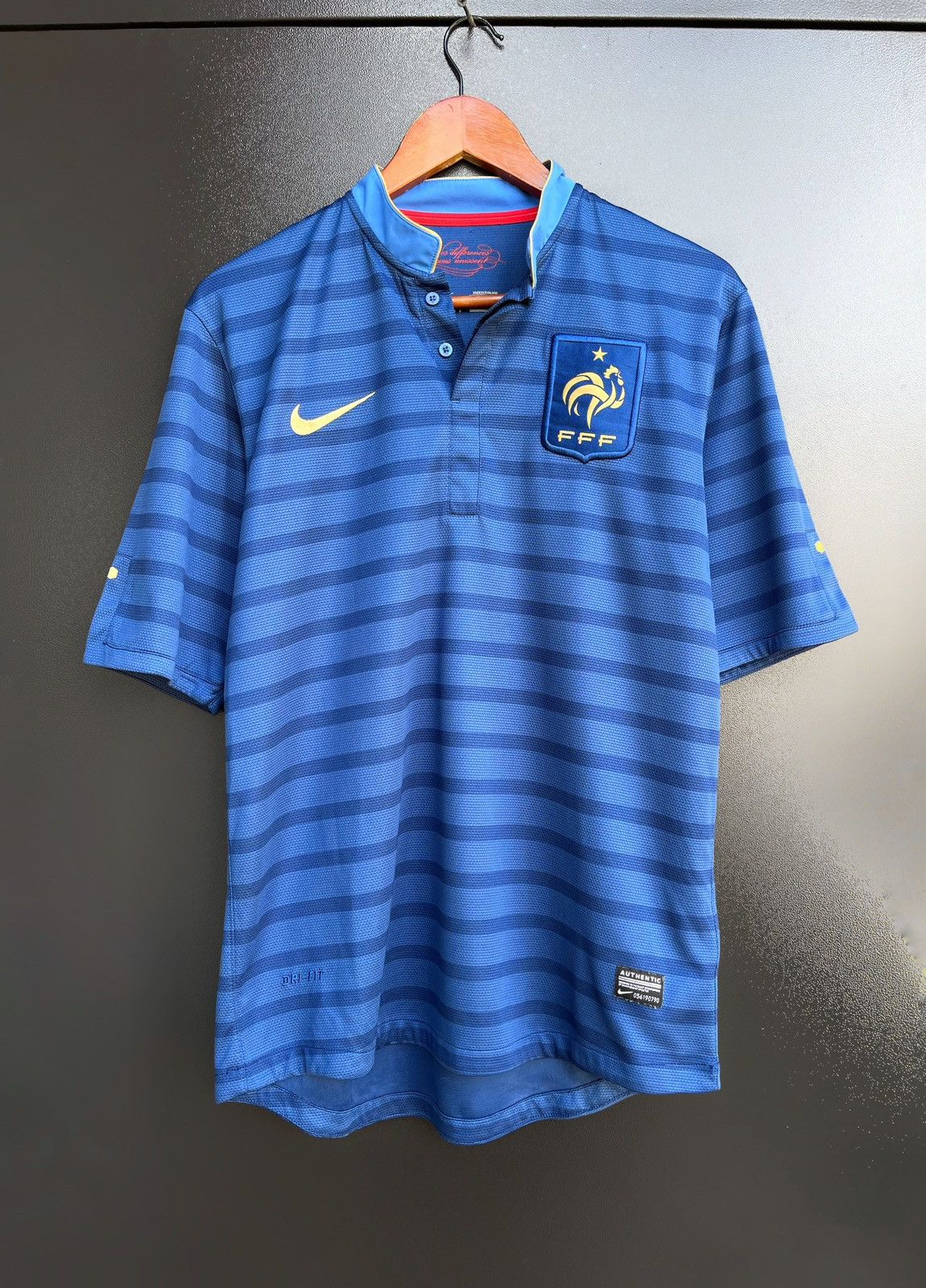 Nike France 2012 2013 Home Jersey Nike Men’s M Football Shirt Size US M / EU 48-50 / 2 - 1 Thumbnail