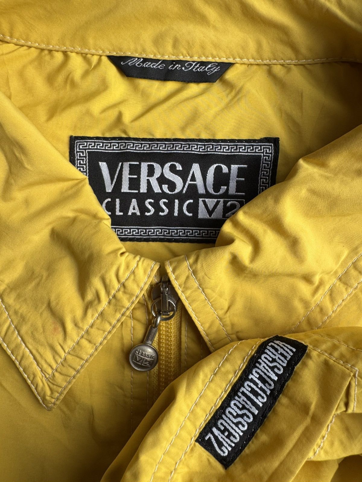 Versace VERY RARE VINTAGE JACKET VERSACE CLASSIC V2 WINDBREAKER Size US M / EU 48-50 / 2 - 4 Thumbnail